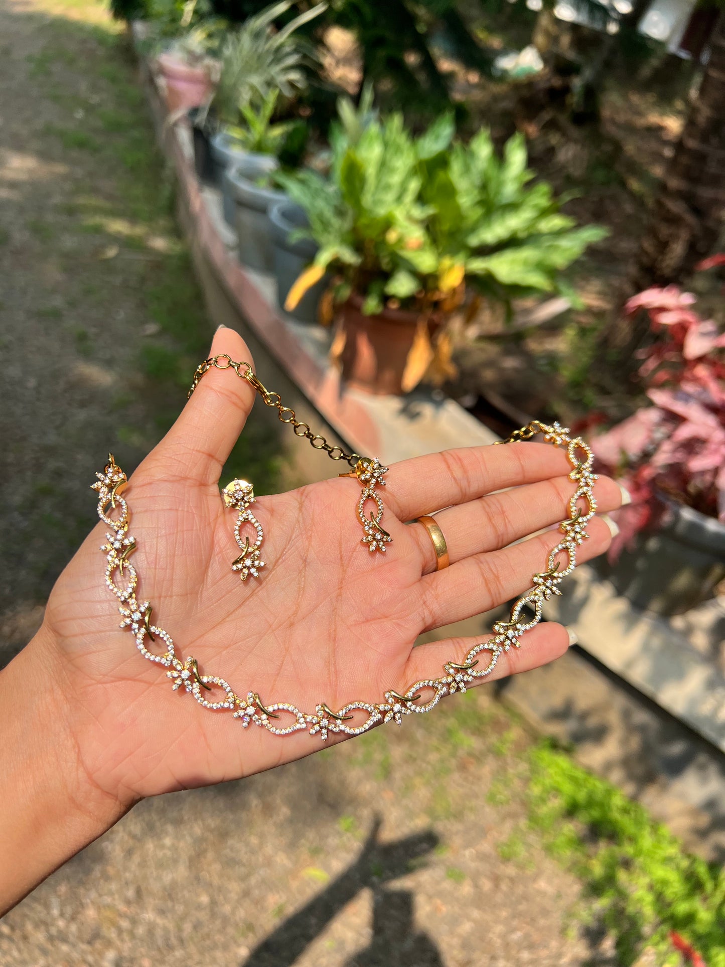 Premium trending ad necklace set with back chain product code 1079