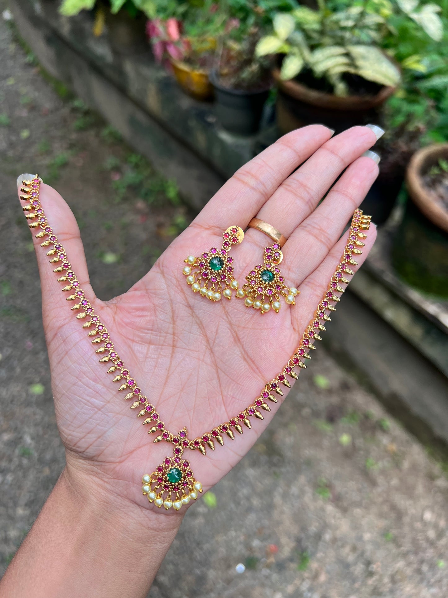 Premium trending ruby green kemp necklace product code N129