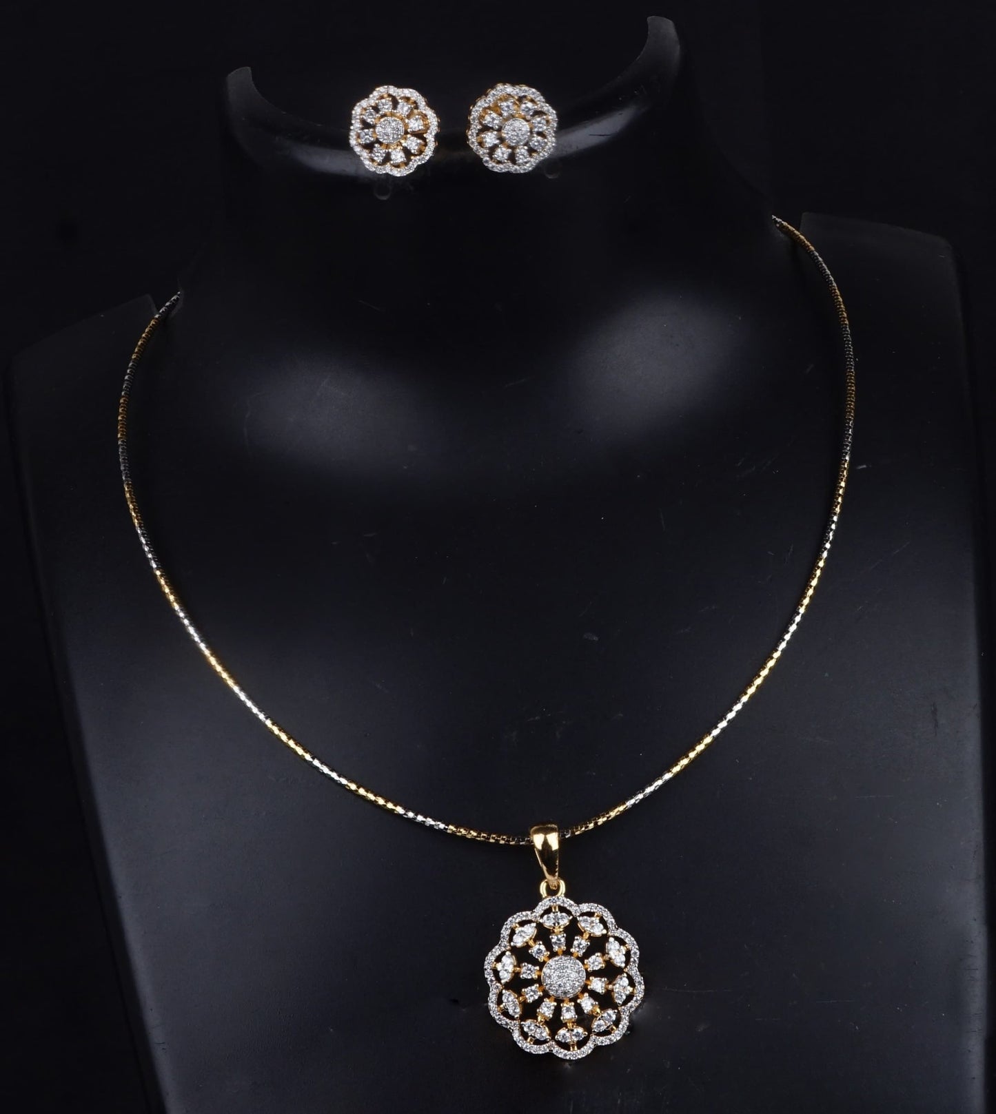 Premium beautiful daimond finish office wear necklace set