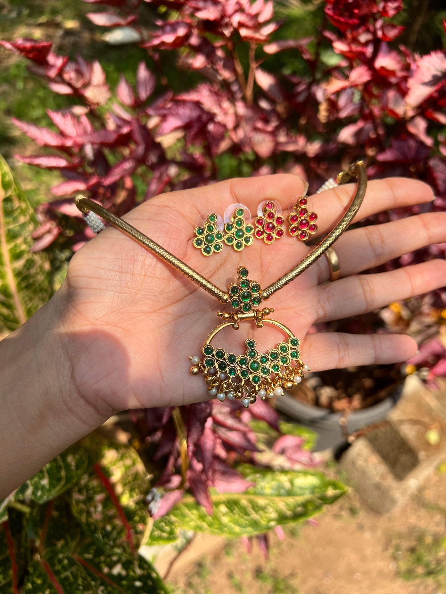 Reversible necklace product code 992