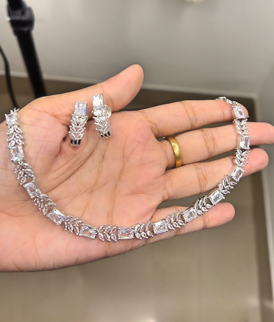 Simple ad silver finish necklace product code 422