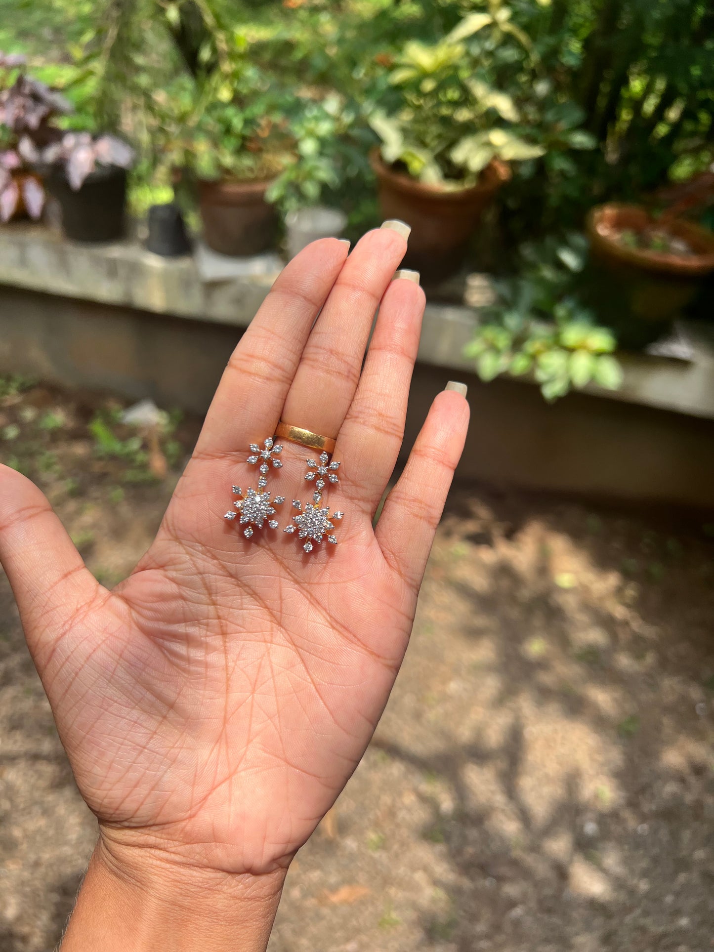 Premium daimond finish star hanging earrings product code 116