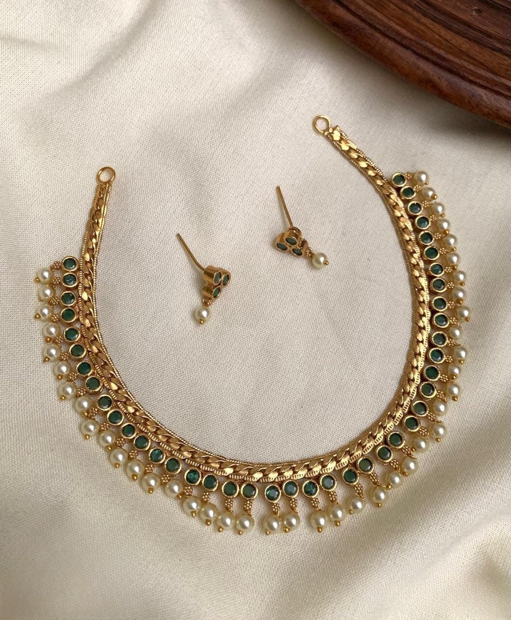 Premium quality designer shimmering stone necklace product code 93