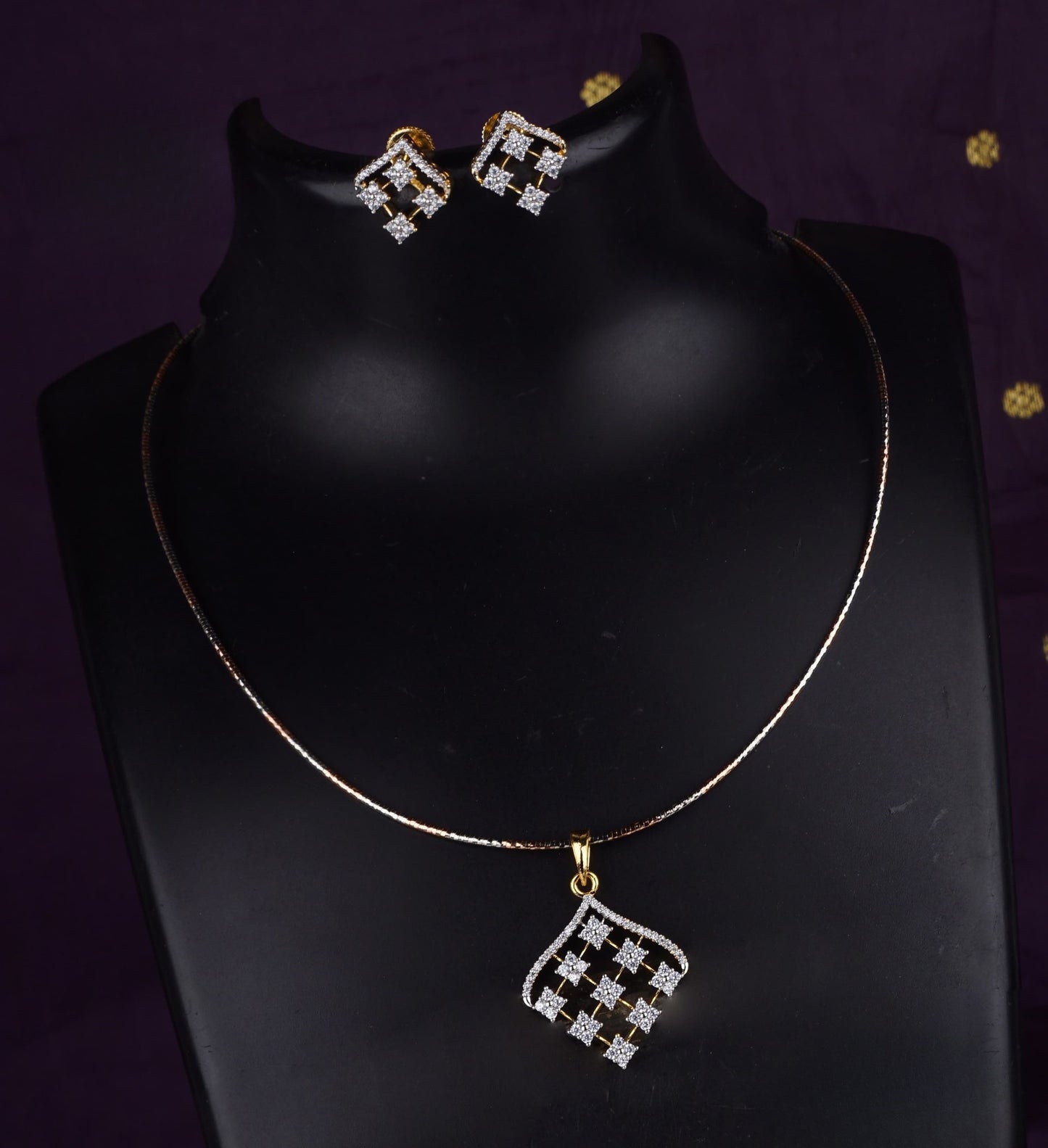 Premium daimond finish pendant chain set product code 1276