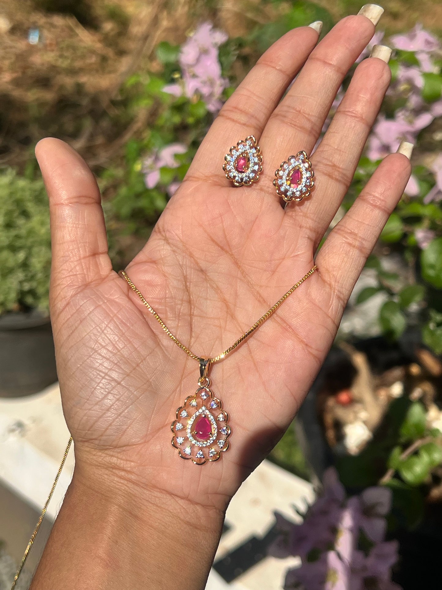 Premium occasion wear diamond finish pendant set 24 inch chain set product code D93