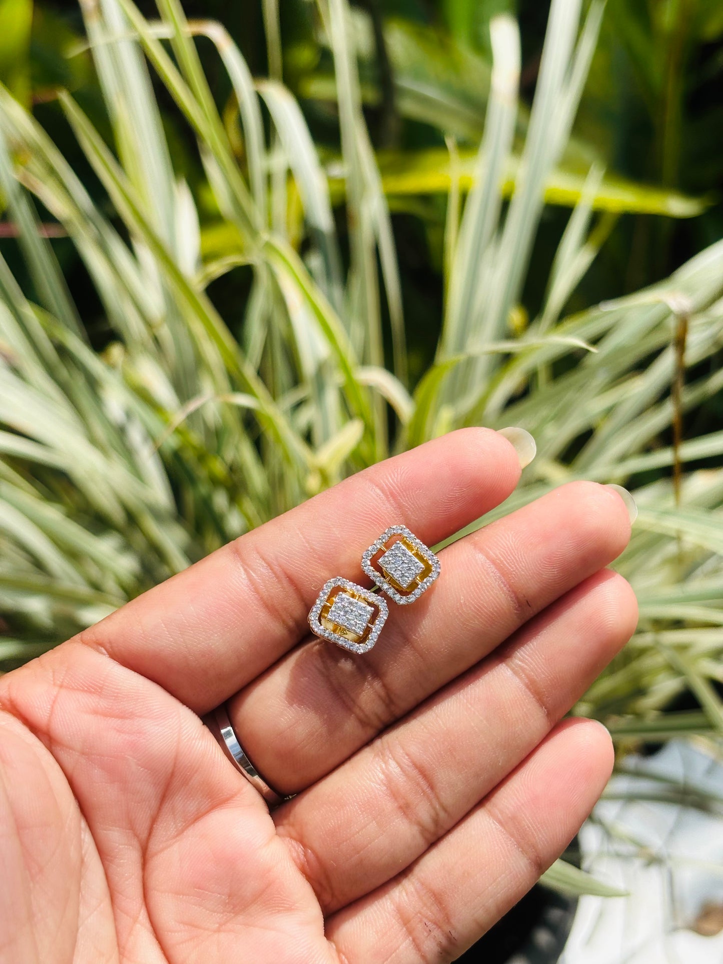 Premium daimond finish ad studs product code E70