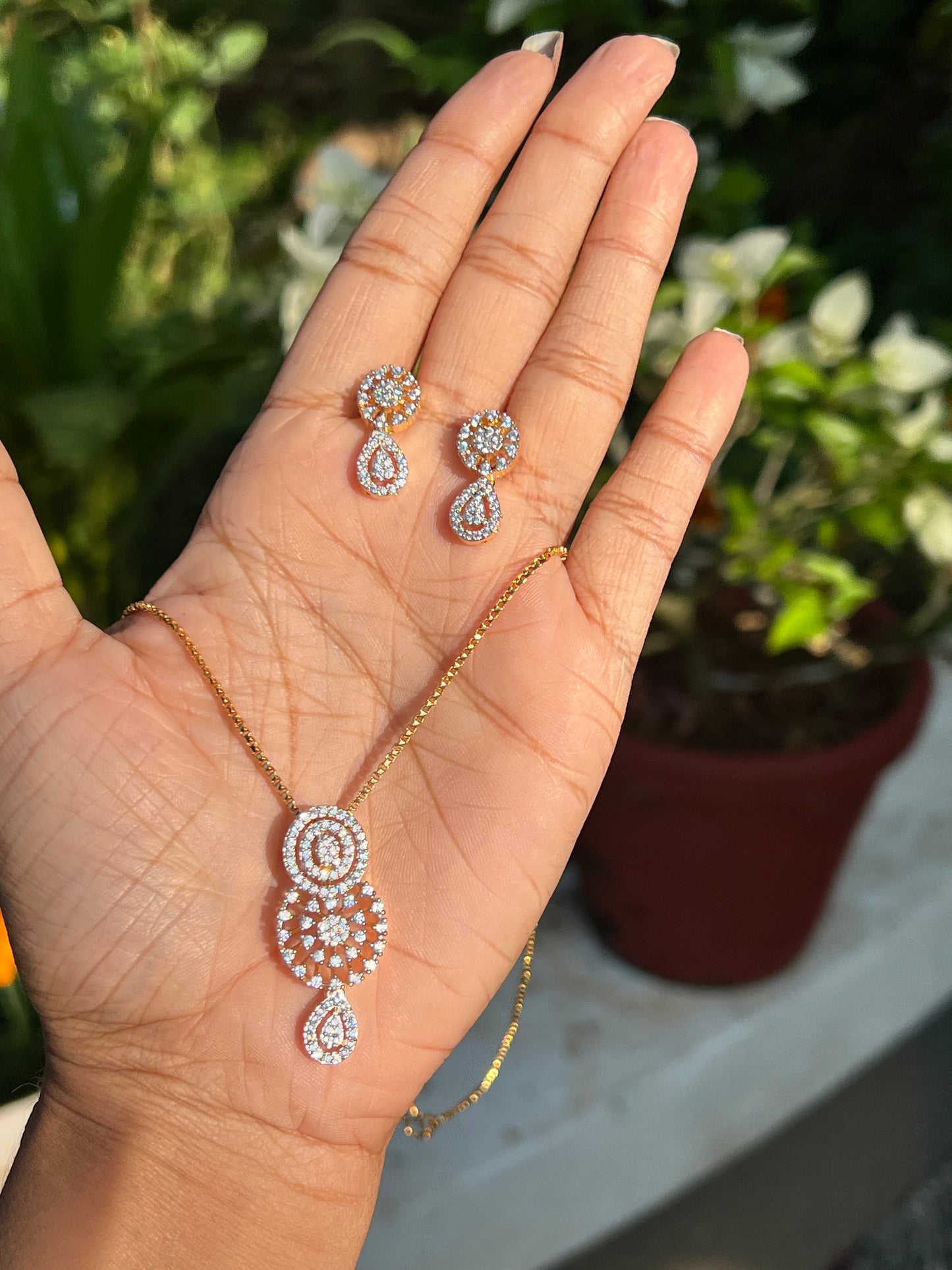 Premium diamond finish pendant chain set product code D38