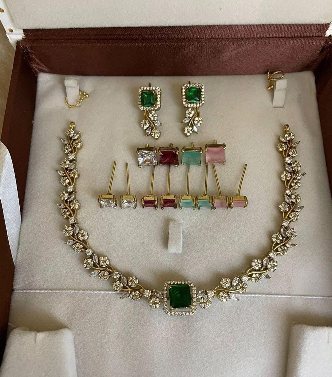 Premium 5 in 1 stone changeable necklace product code 835