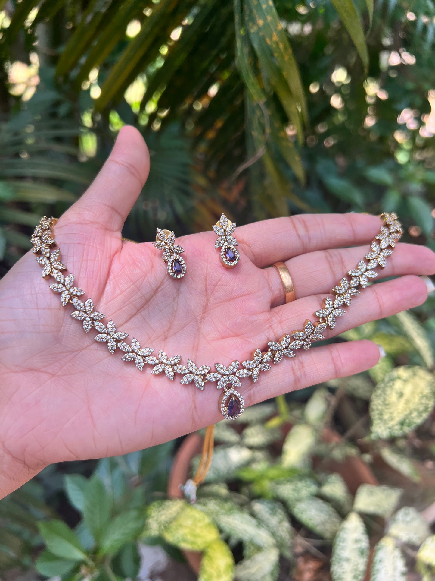 Trending premium ad necklace product code 903