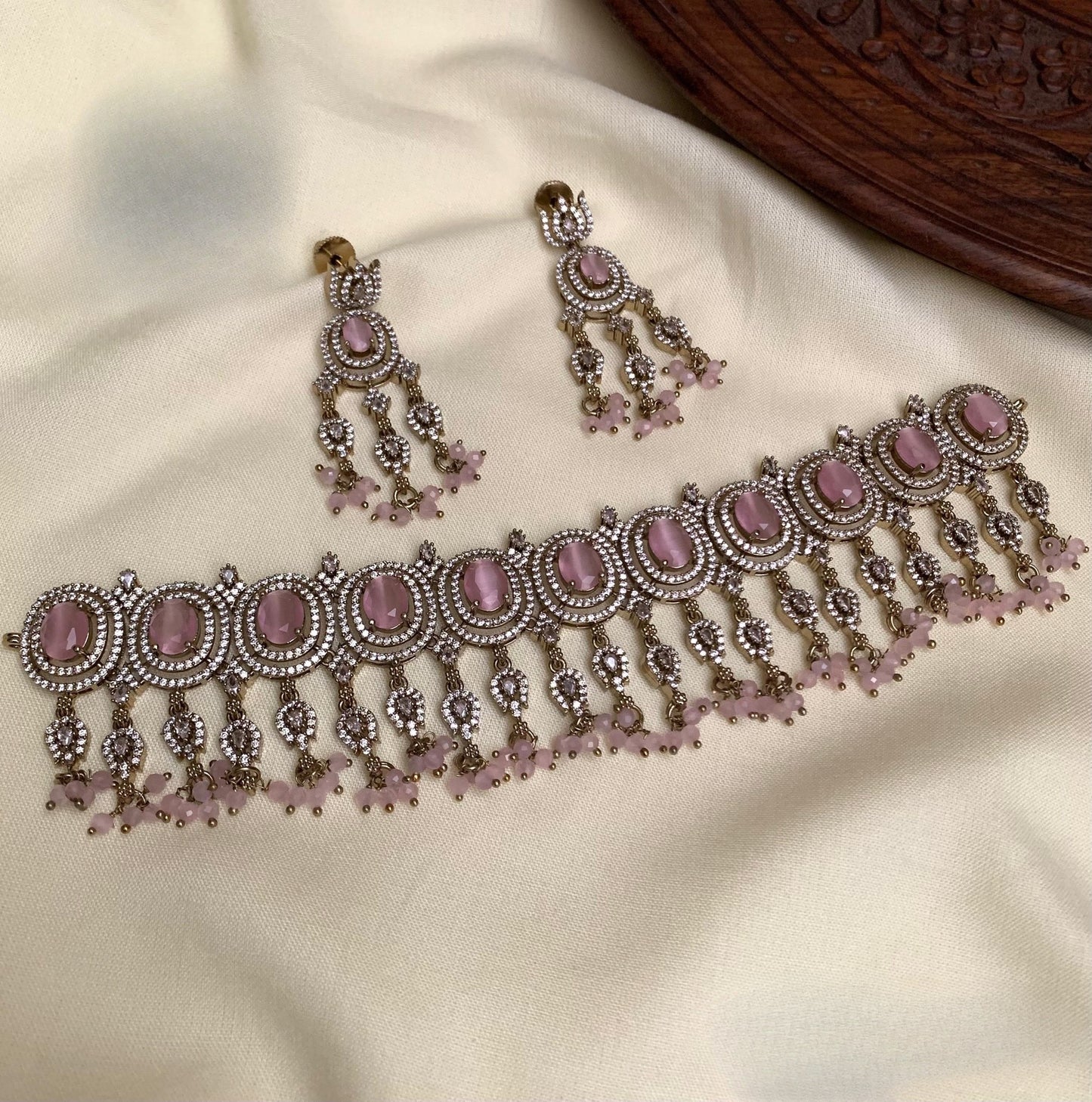 Premium quality Victorian bridal necklace product code 940
