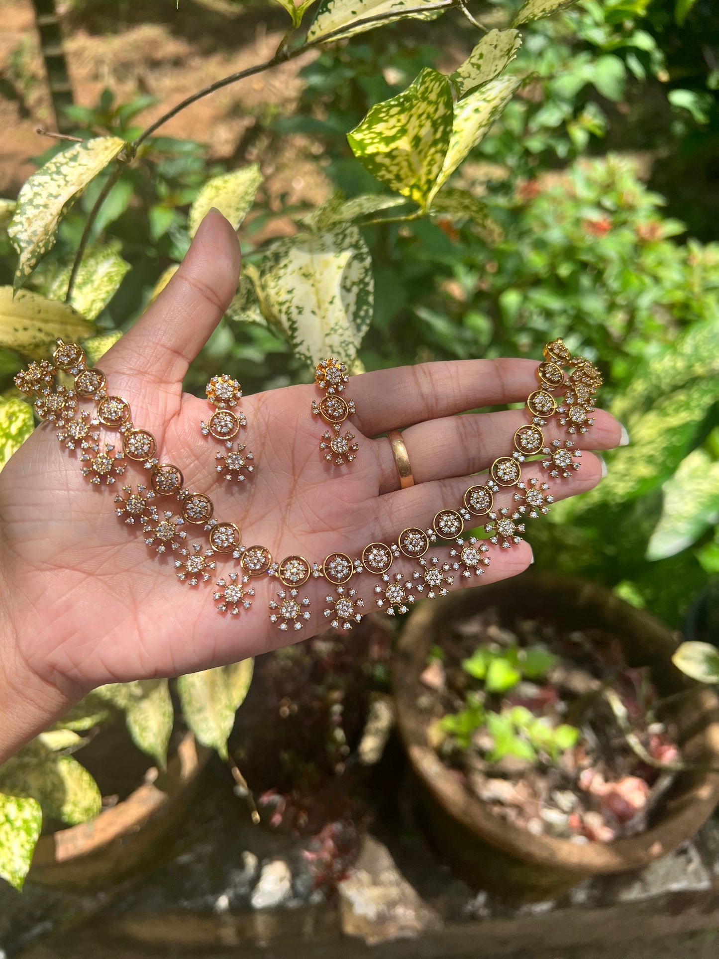Premium antique gold ad stone sunshine necklace product code 1087