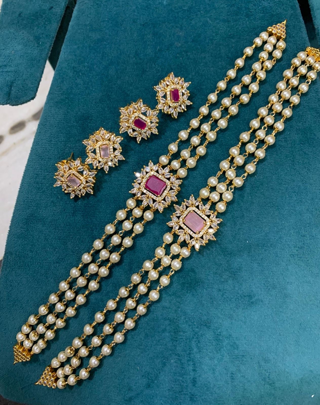 Premium 3 layer pearl ad pendant choker set