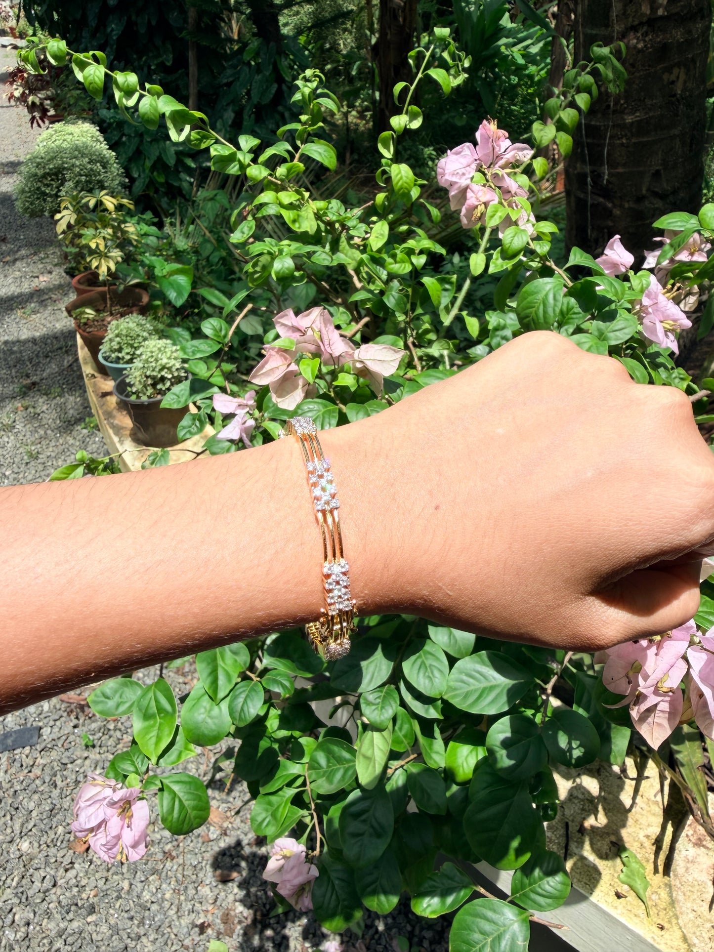 Premium diamond finish bridal party wear openable bangle product code B7