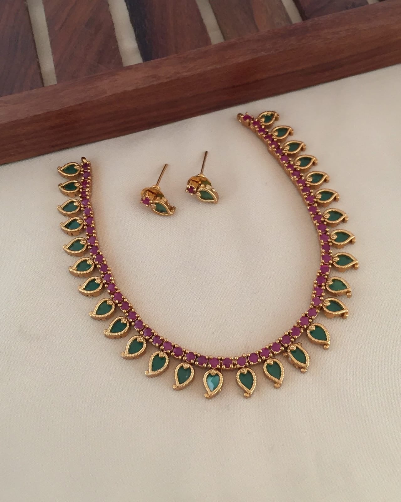 Premium quality designer manga ad stone necklace product code N280