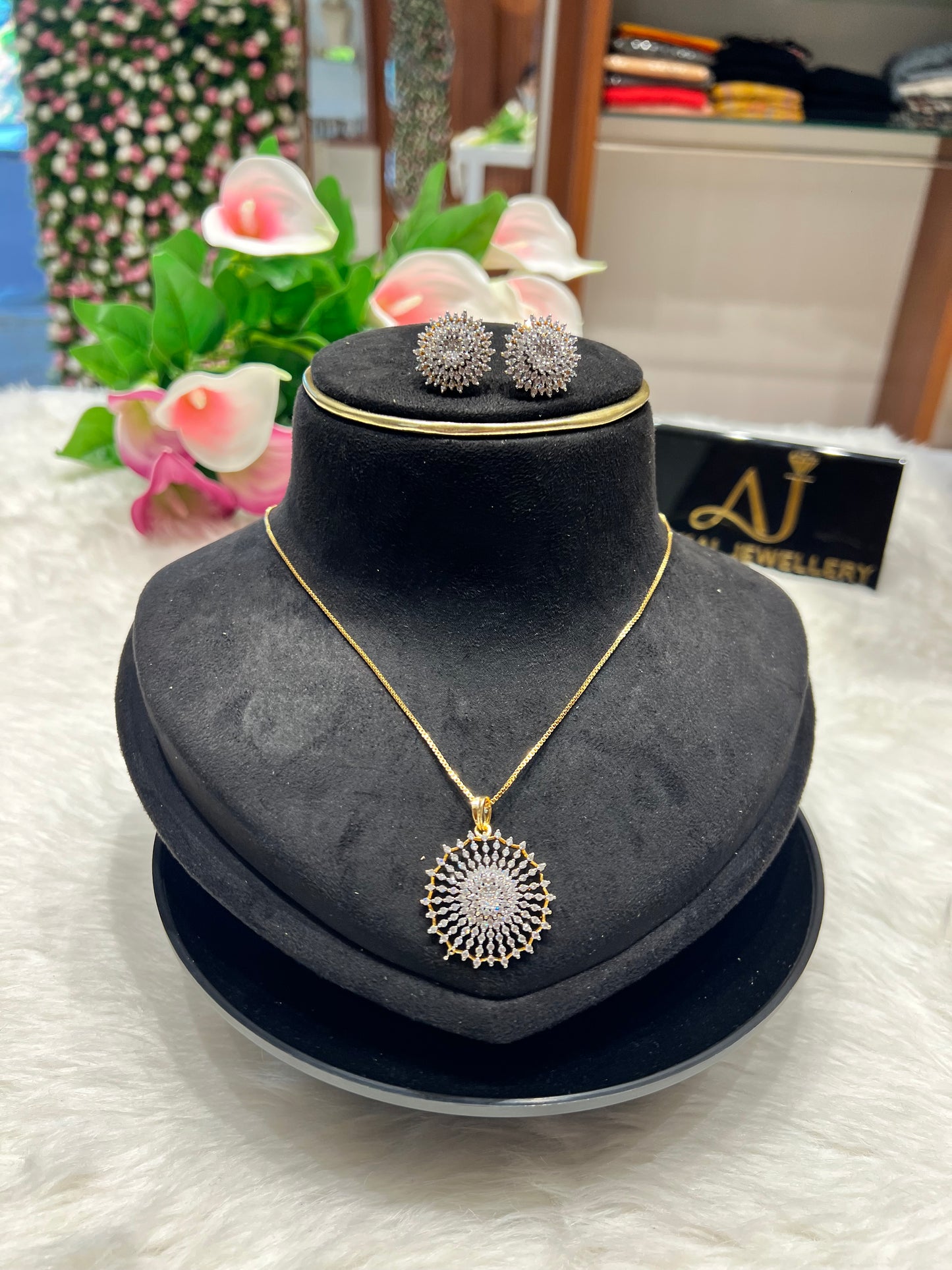 Premium daimond finish pendant chain set product code N382