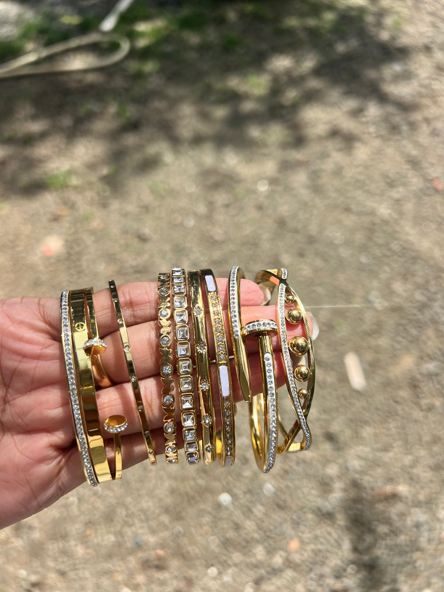 Premium anti tarnish openable bracelet product code B86 suitable for (2.4 and 2.6,2.8)