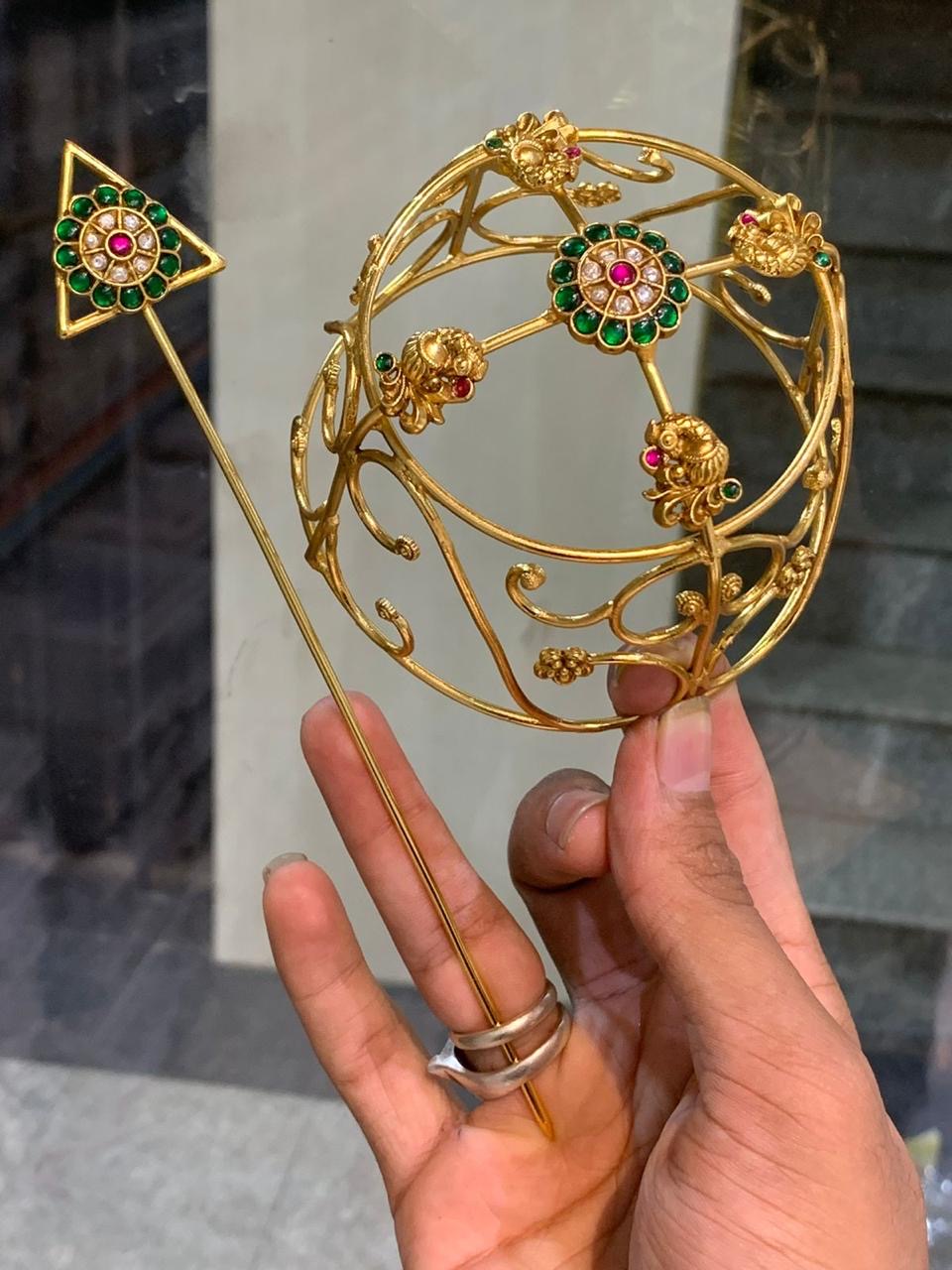 Actress Janvi Kapoor cage hair bun with stick product code 934