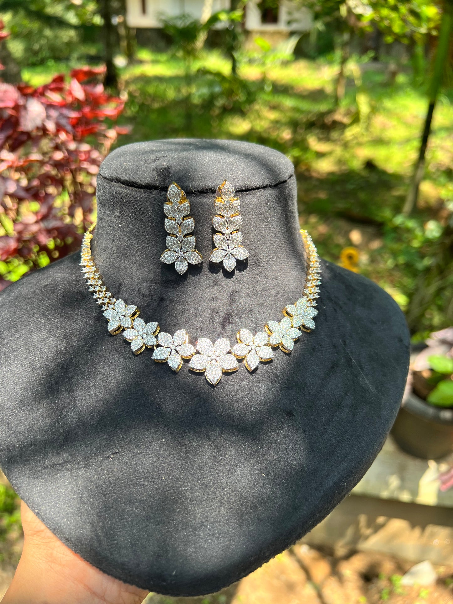 Premium daimond finish flower necklace product code 170