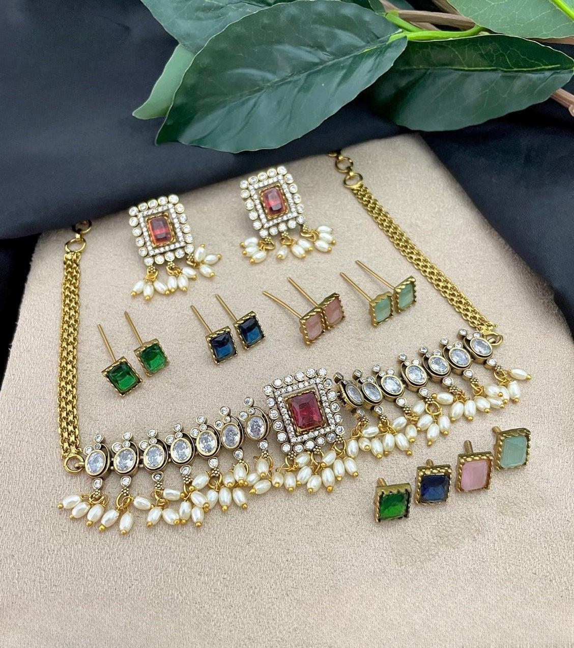 Premium Victorian choker set product code 1050