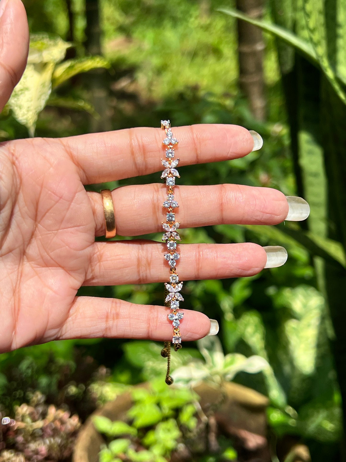 Premium daimond finish adjustable bracelet product code B50