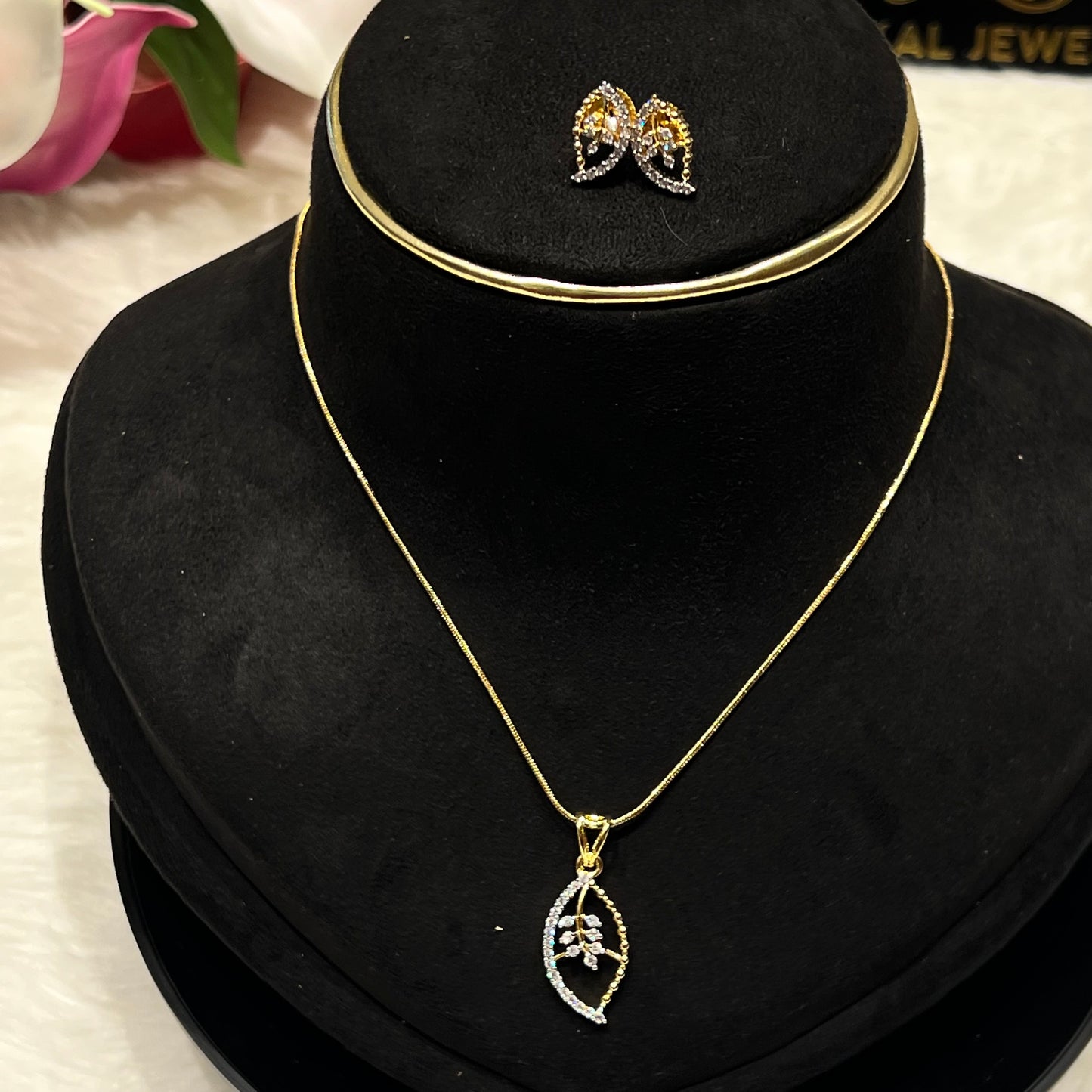 Premium daimond finish small pendant set product code N383