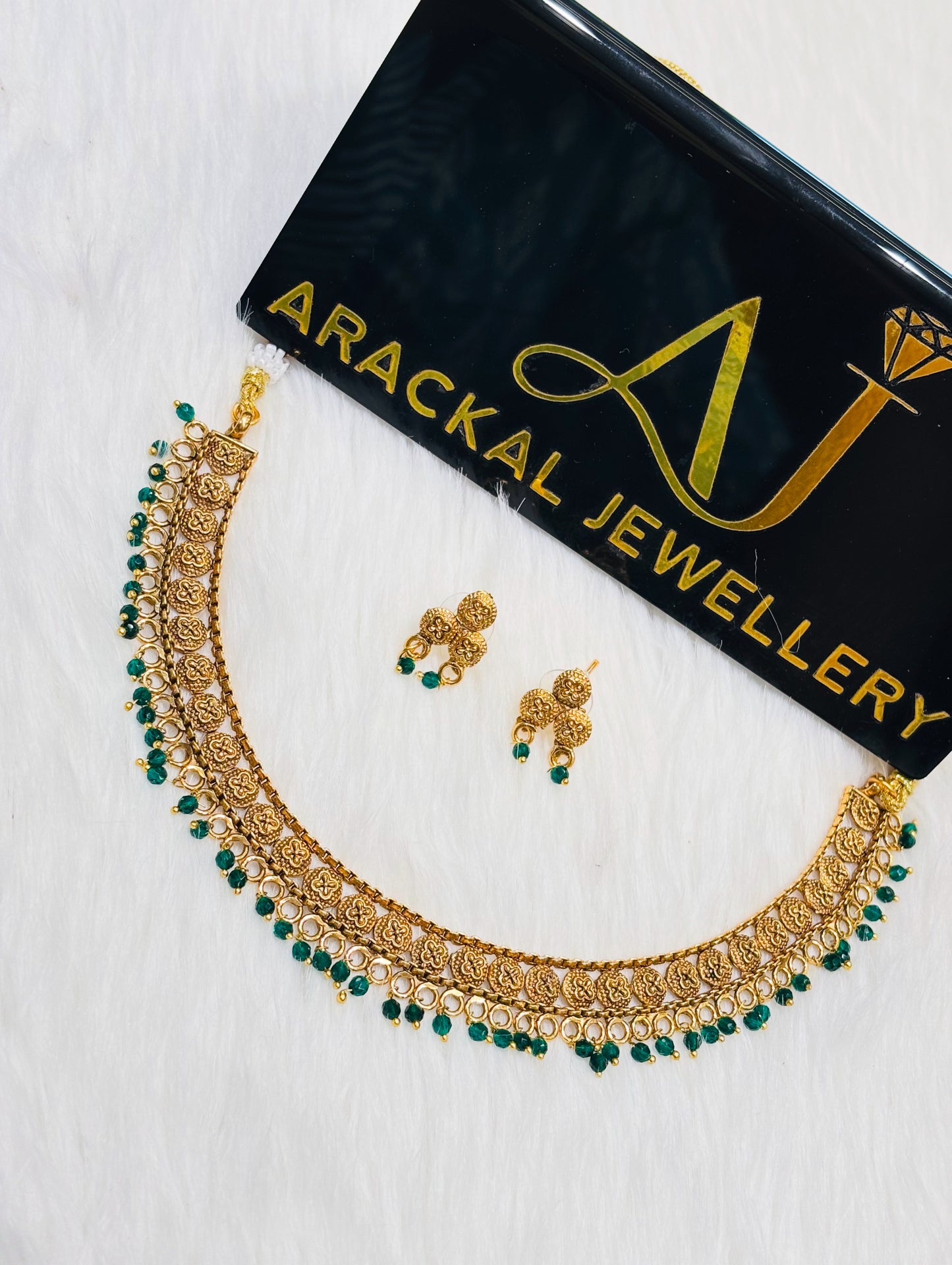 Premium quality antique gold polish non idol beautiful green beads hanging necklace product code N398