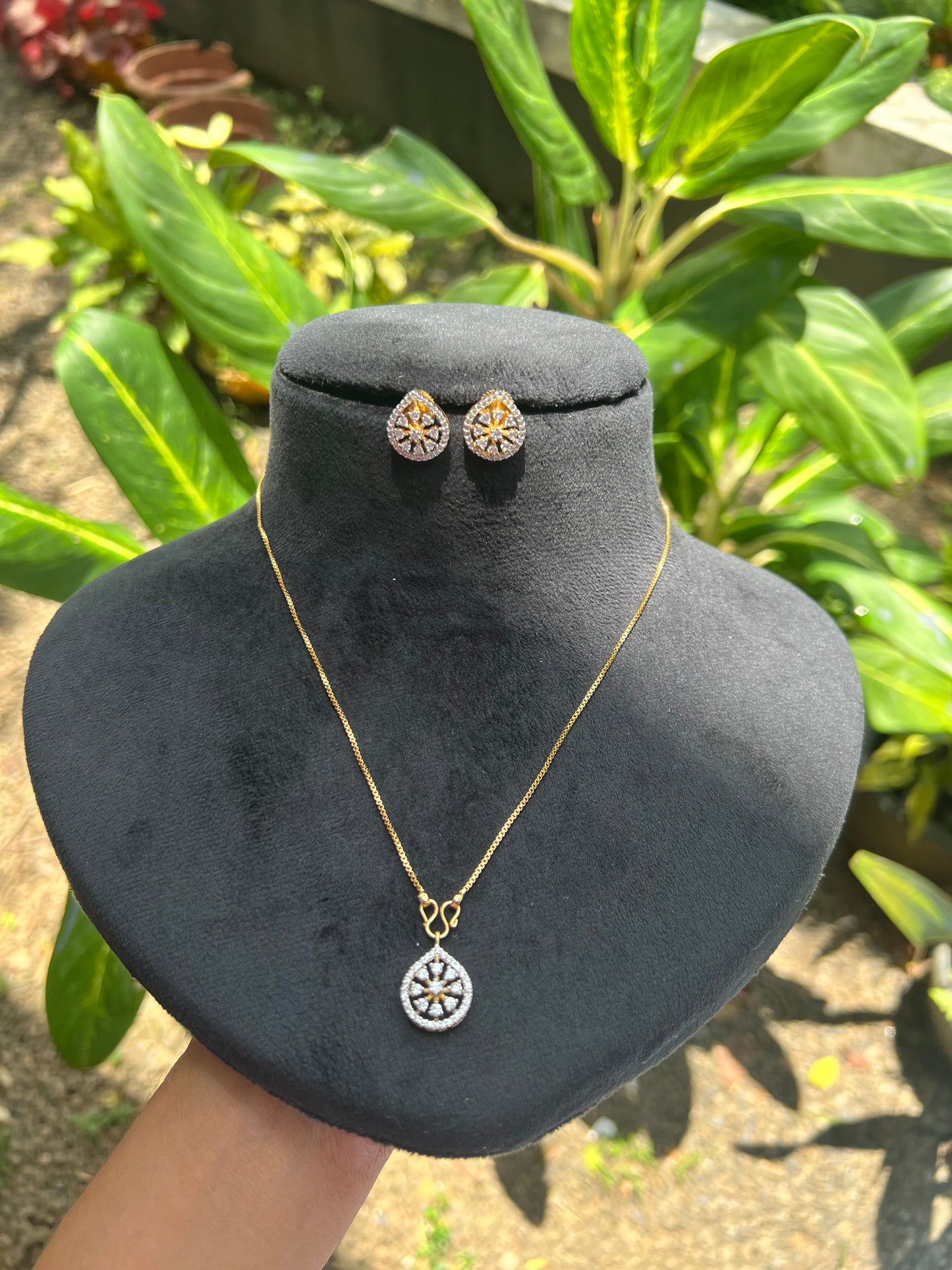 Premium daimond finish pendant chain set product code N227