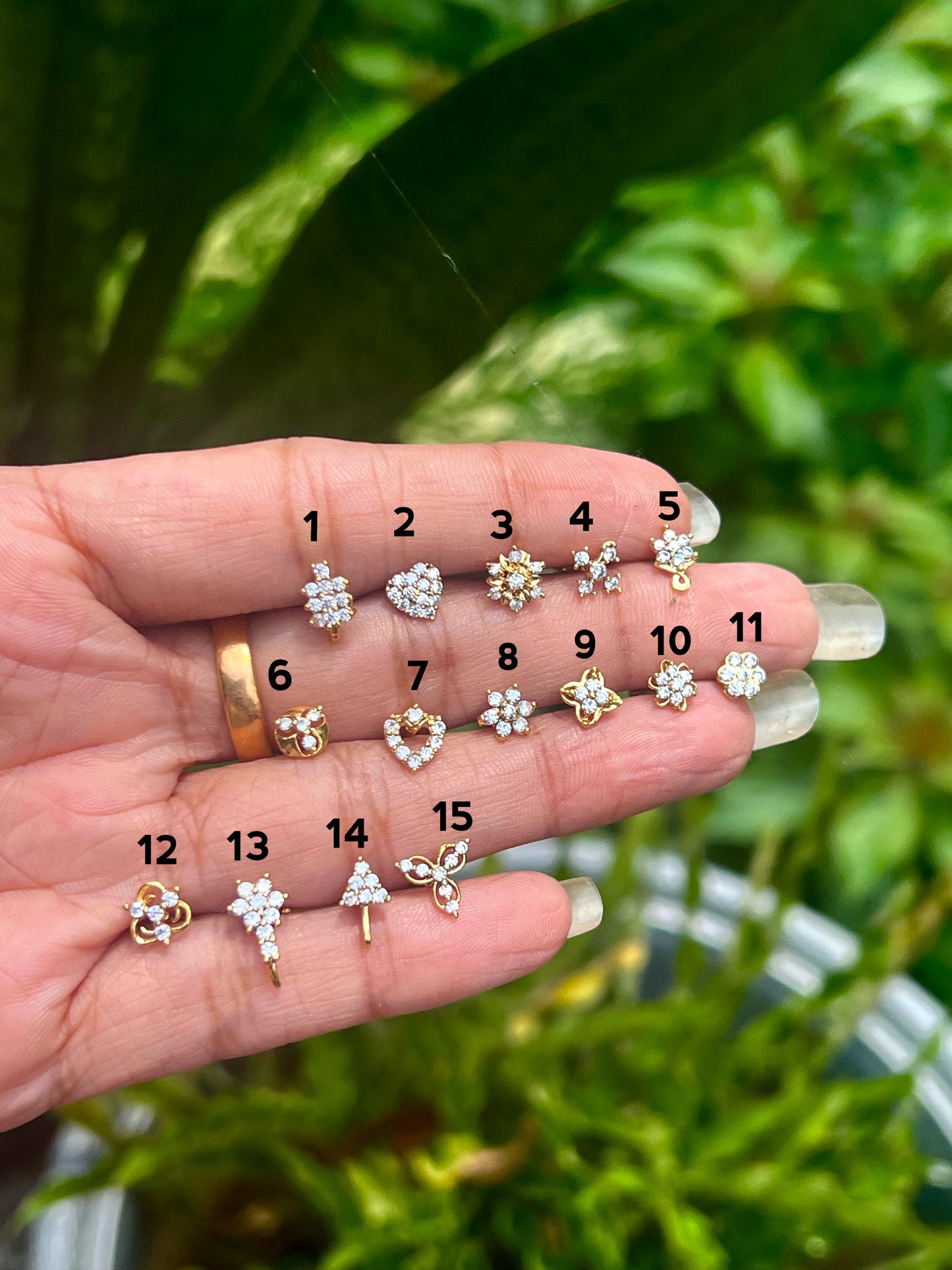 Premium daily use gold plated waterproof screw back nosepin product code E38