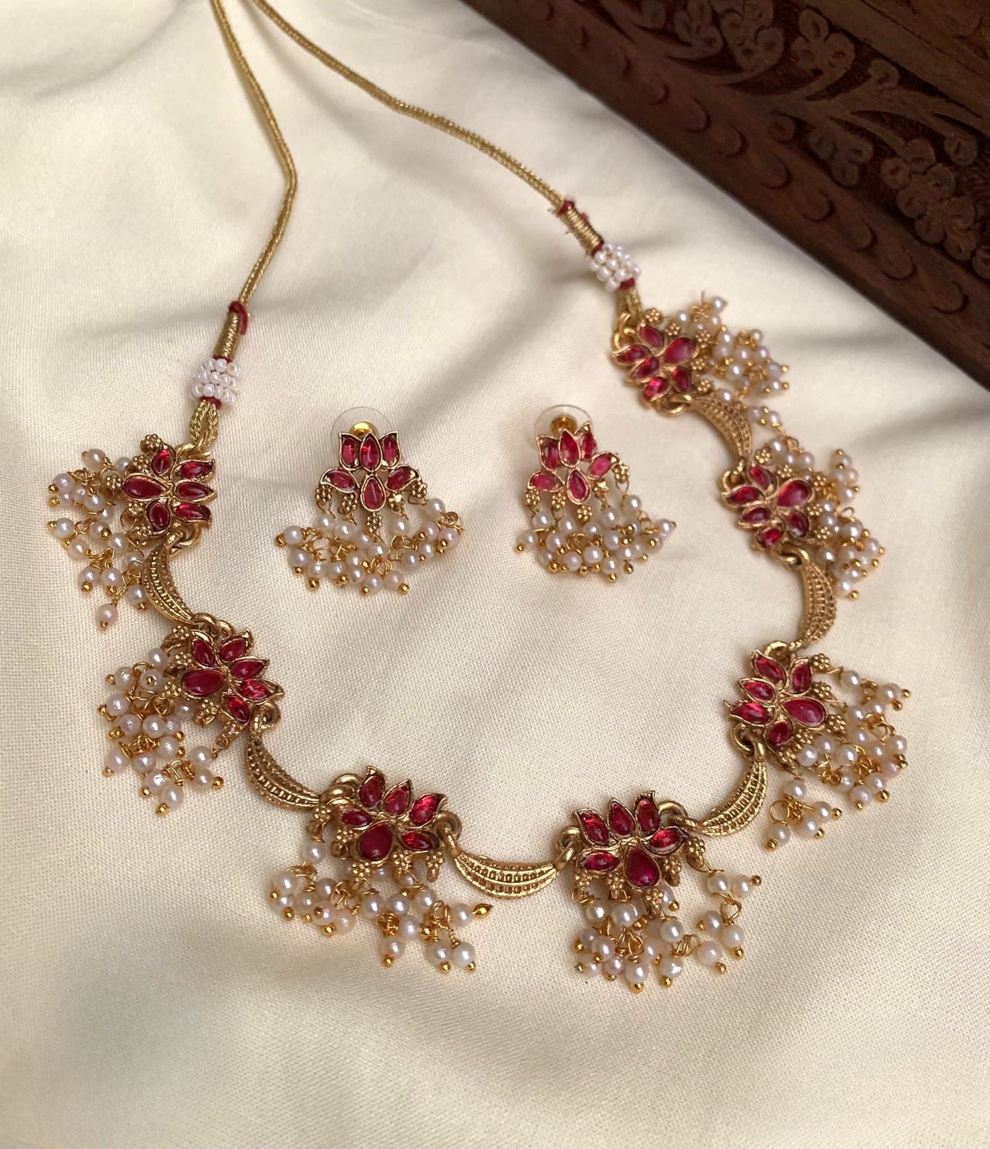 Trending lotus pearl hanging necklace product code 1044