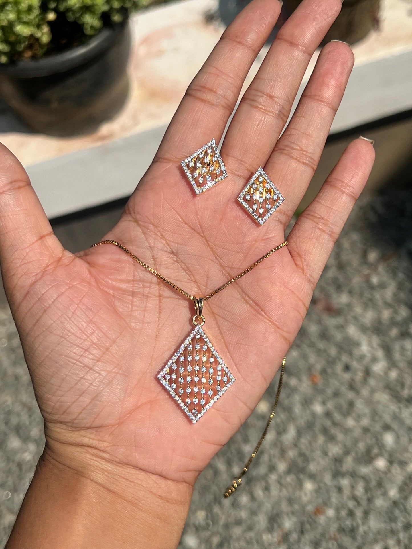 Daimond replica pendant set with box chain product code D65
