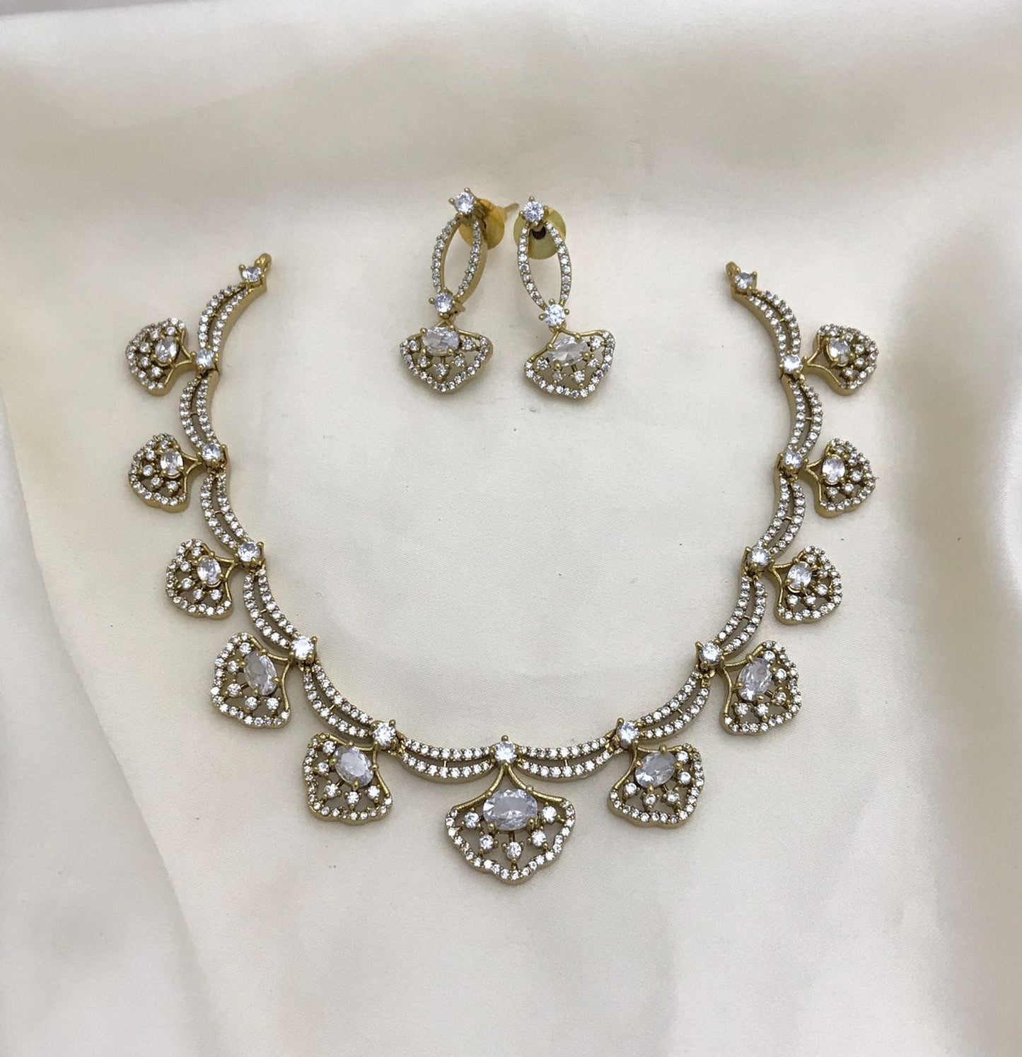 Premium daimond uncut necklace product code 1205