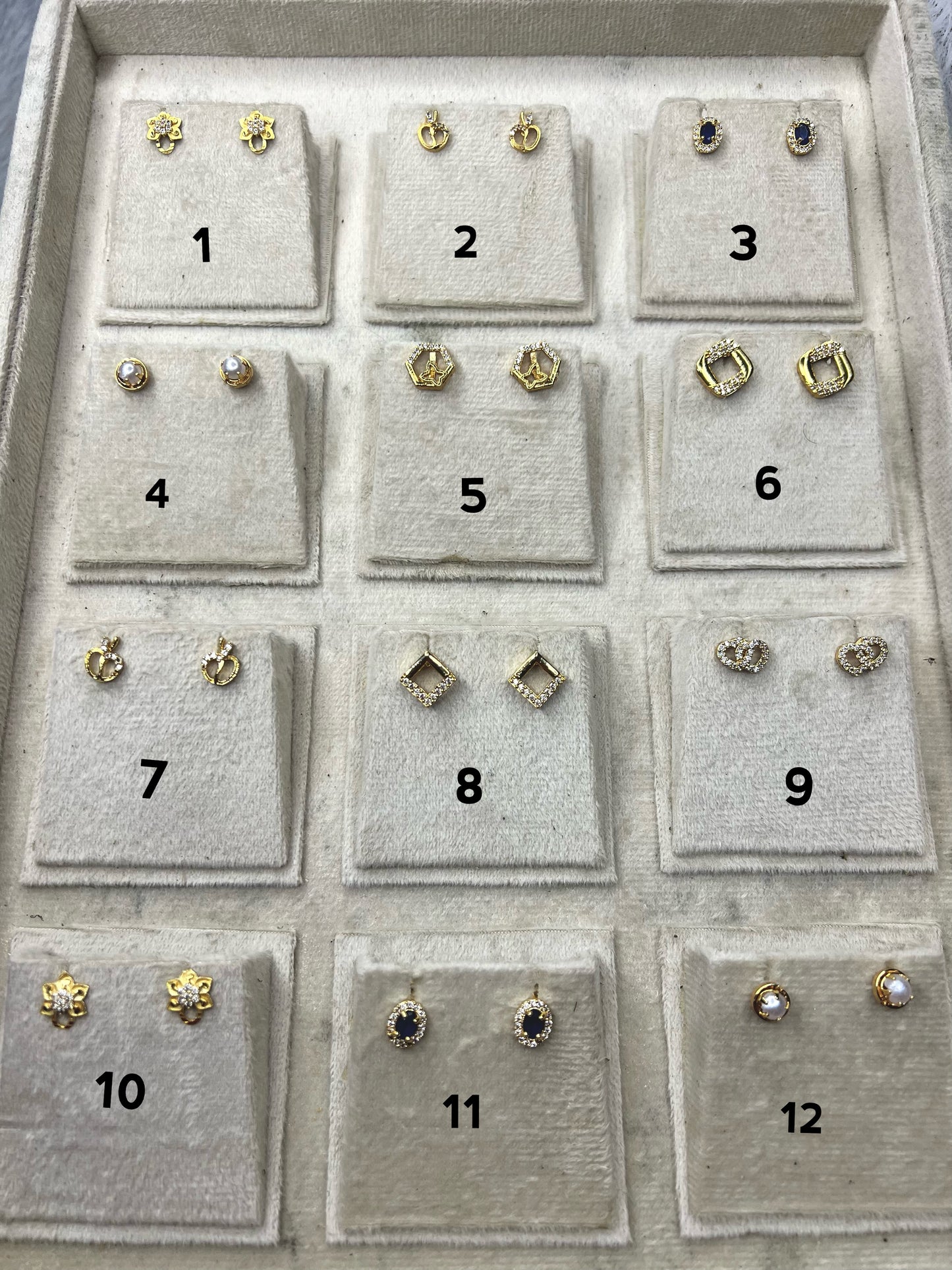 Daily wear gold plated (screw type back )stud product code E16