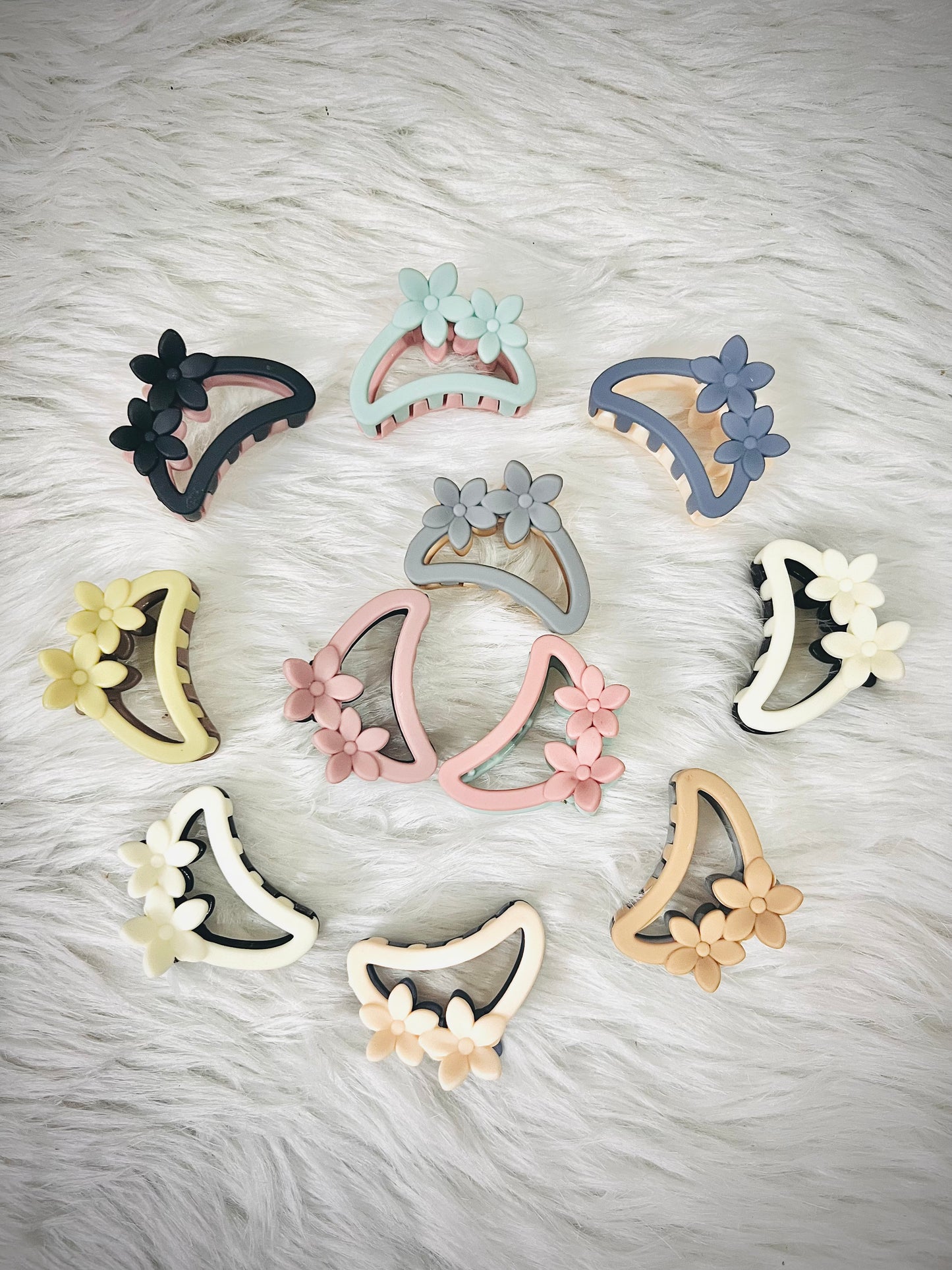 Double Color flower design mini hair claw clips (pack of 3 pcs) product code 1029