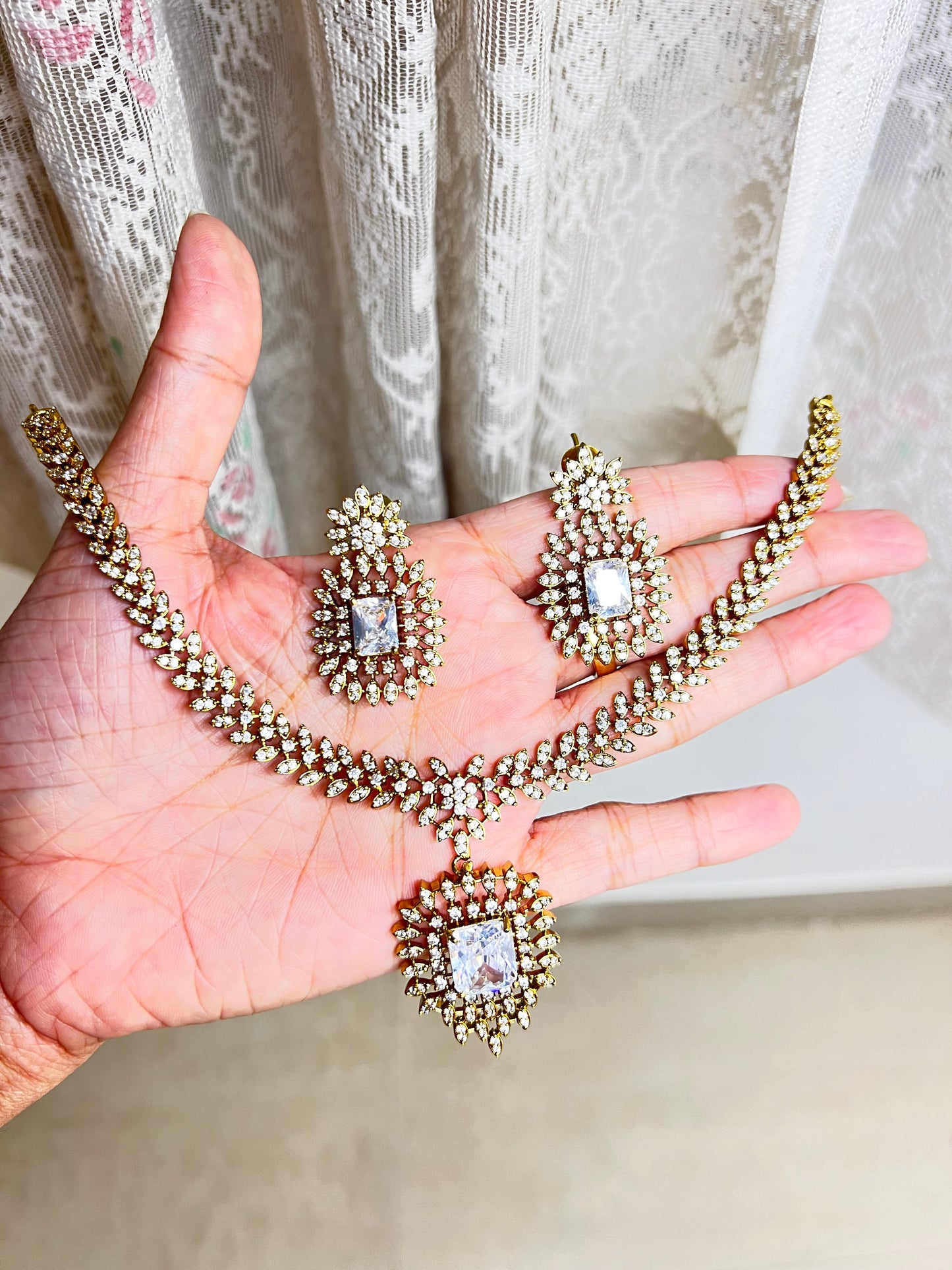 Premium trending titanic ad necklace product code 696