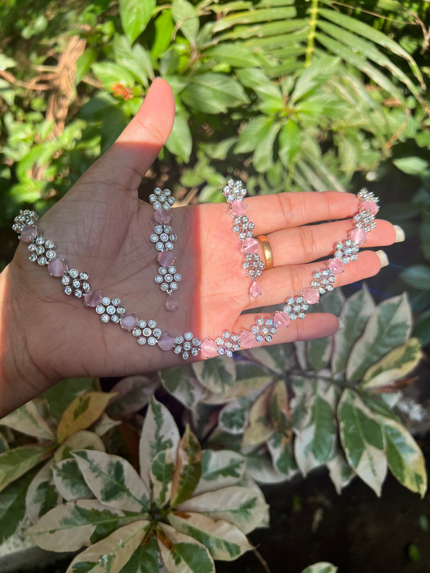 Premium silver finish floral ad necklace product code 931