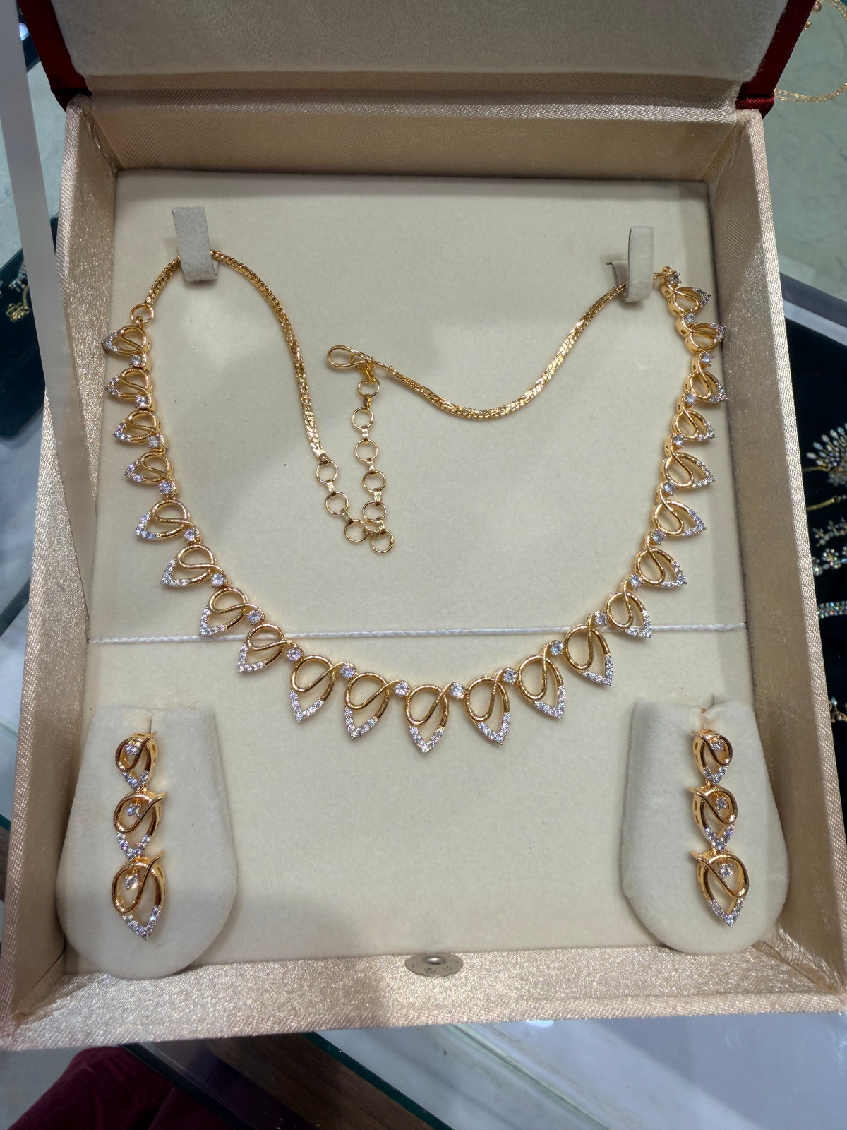Premium diamond finish Bridal necklace set product code D439
