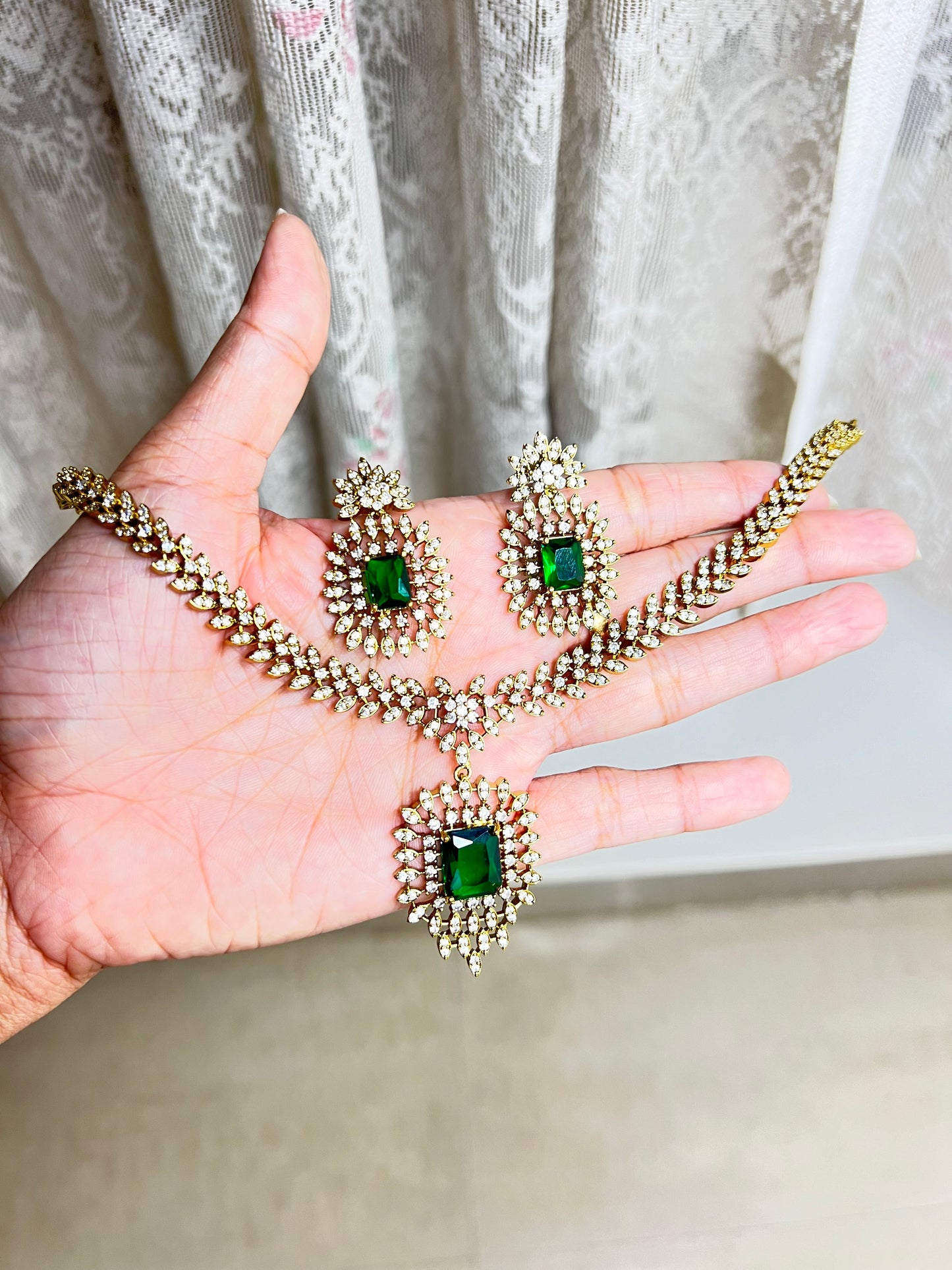 Premium trending titanic ad necklace product code 696
