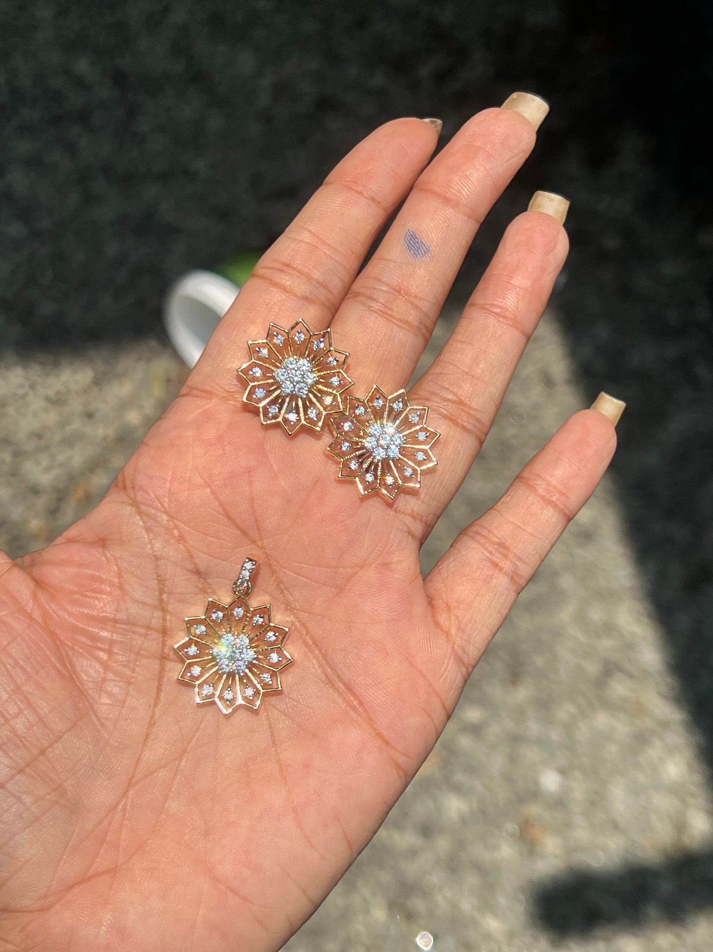 Premium party wear diamond finish pendant set product code D244