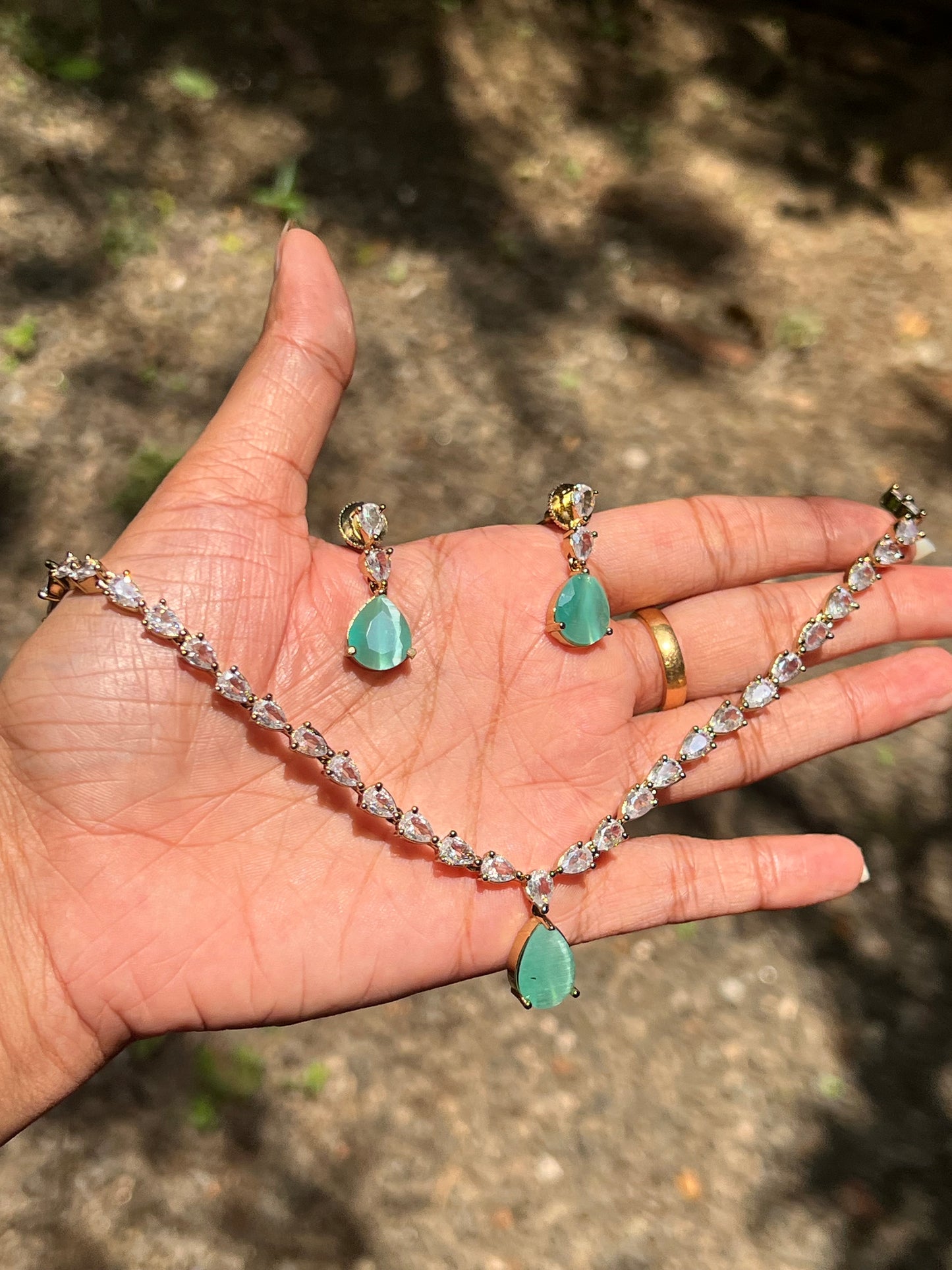 Premium ad elegant necklace product code 994