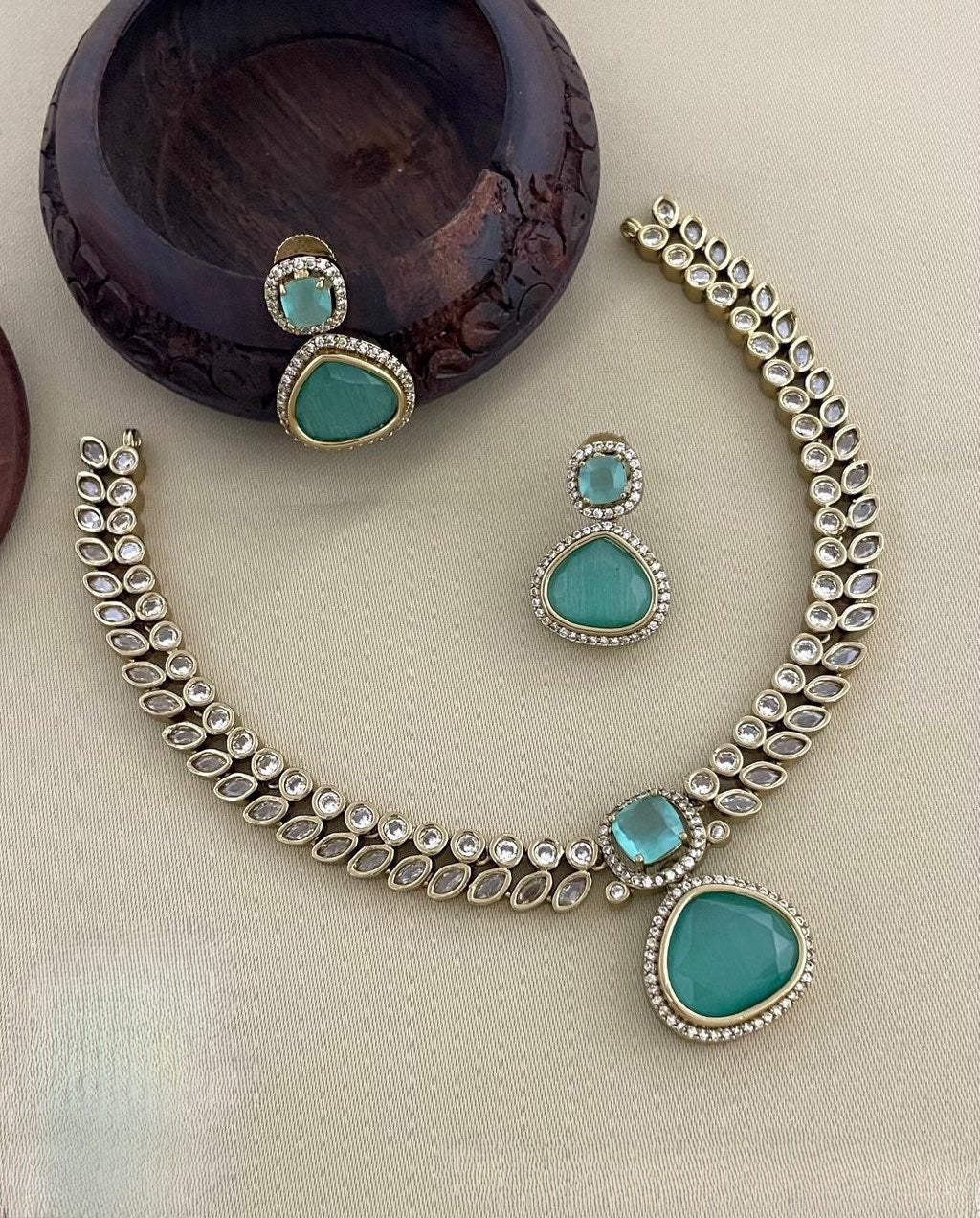 Premium beautiful jadau Kundan necklace product code 670