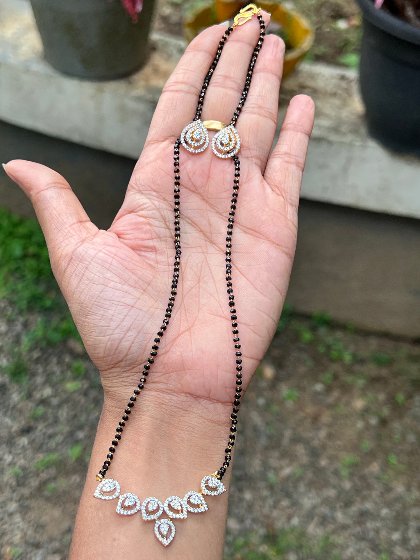 Daimond finish mangalsutra product code 1240