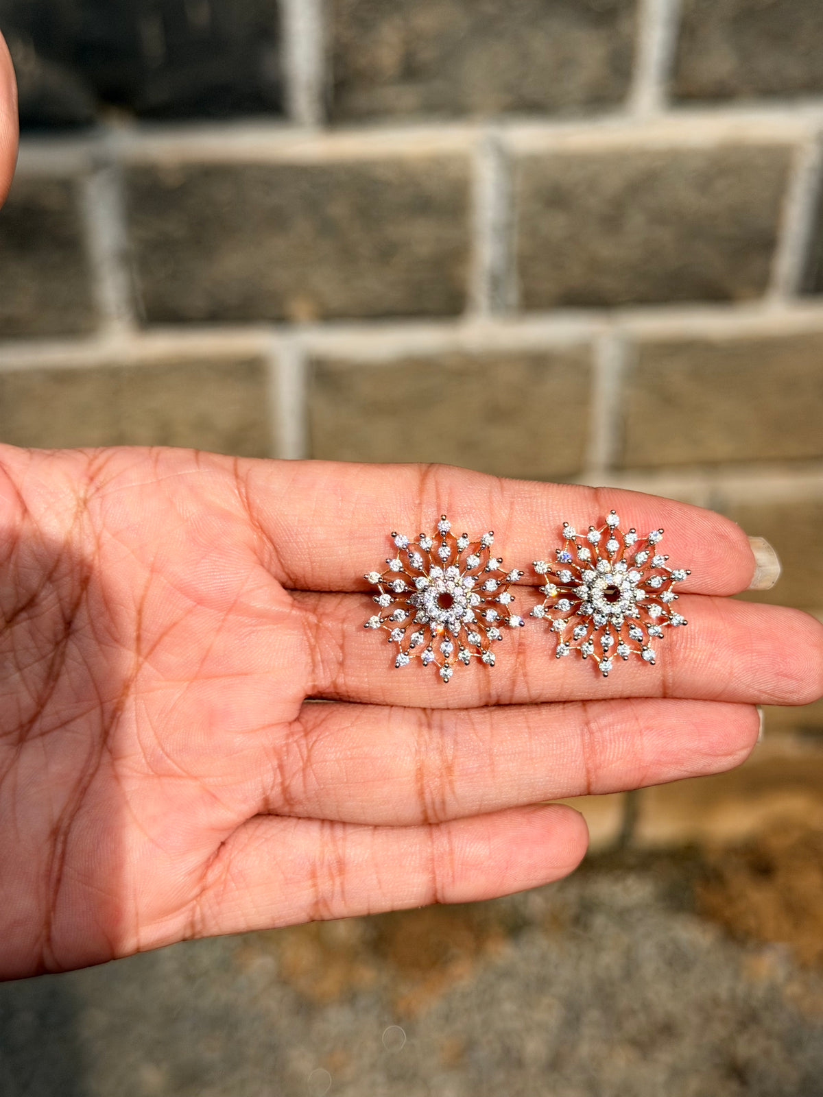 Premium diamond finish stud product code E251