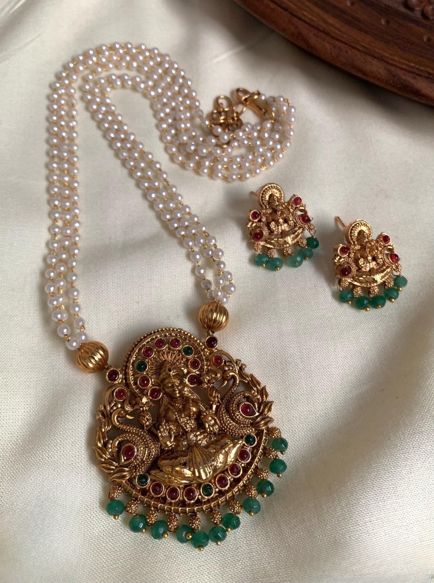 Premium long 3layer pearl chain with Lakhmi pendant set product code 1121