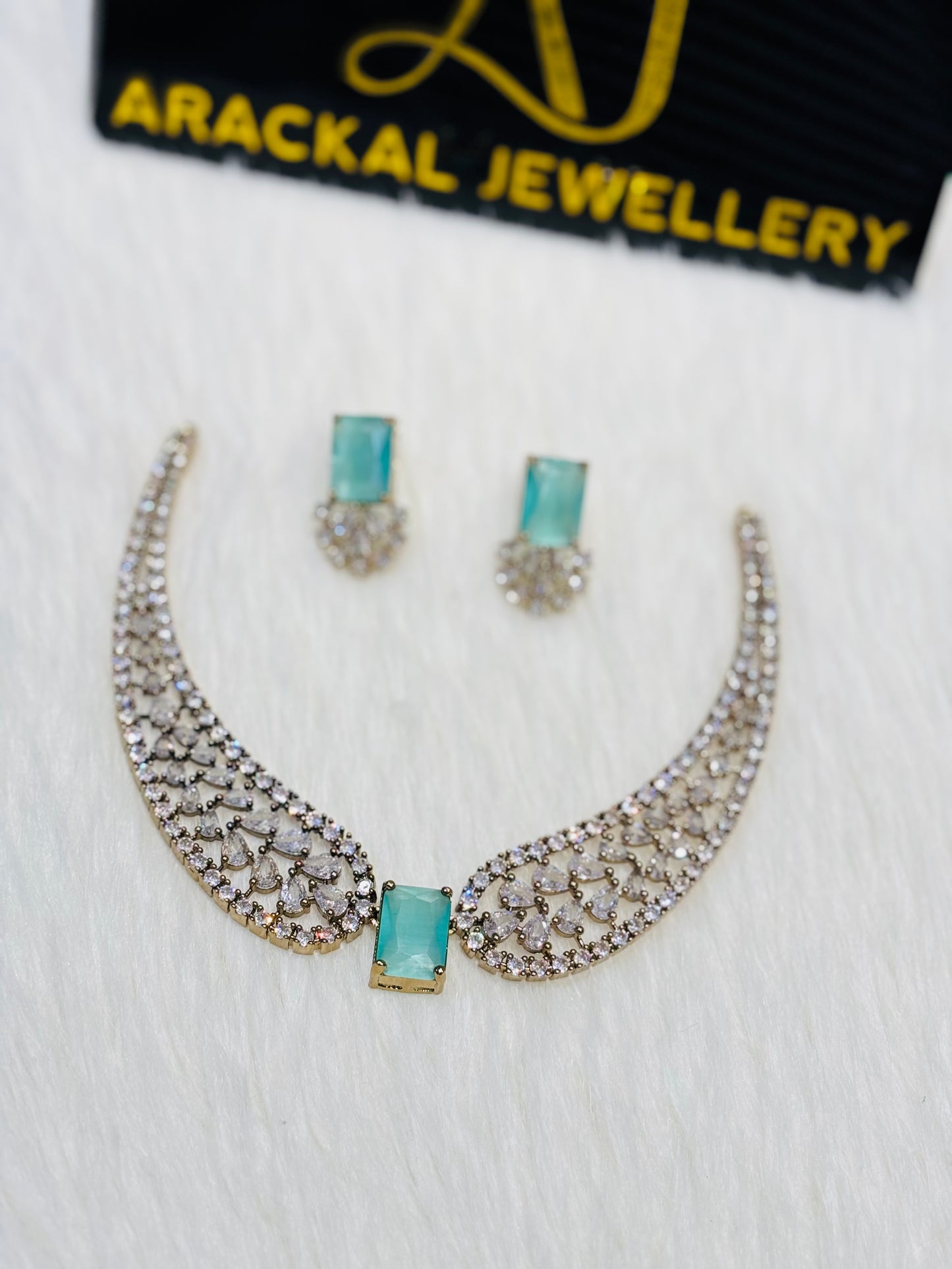 Luxury angel wings ad necklace product code 411