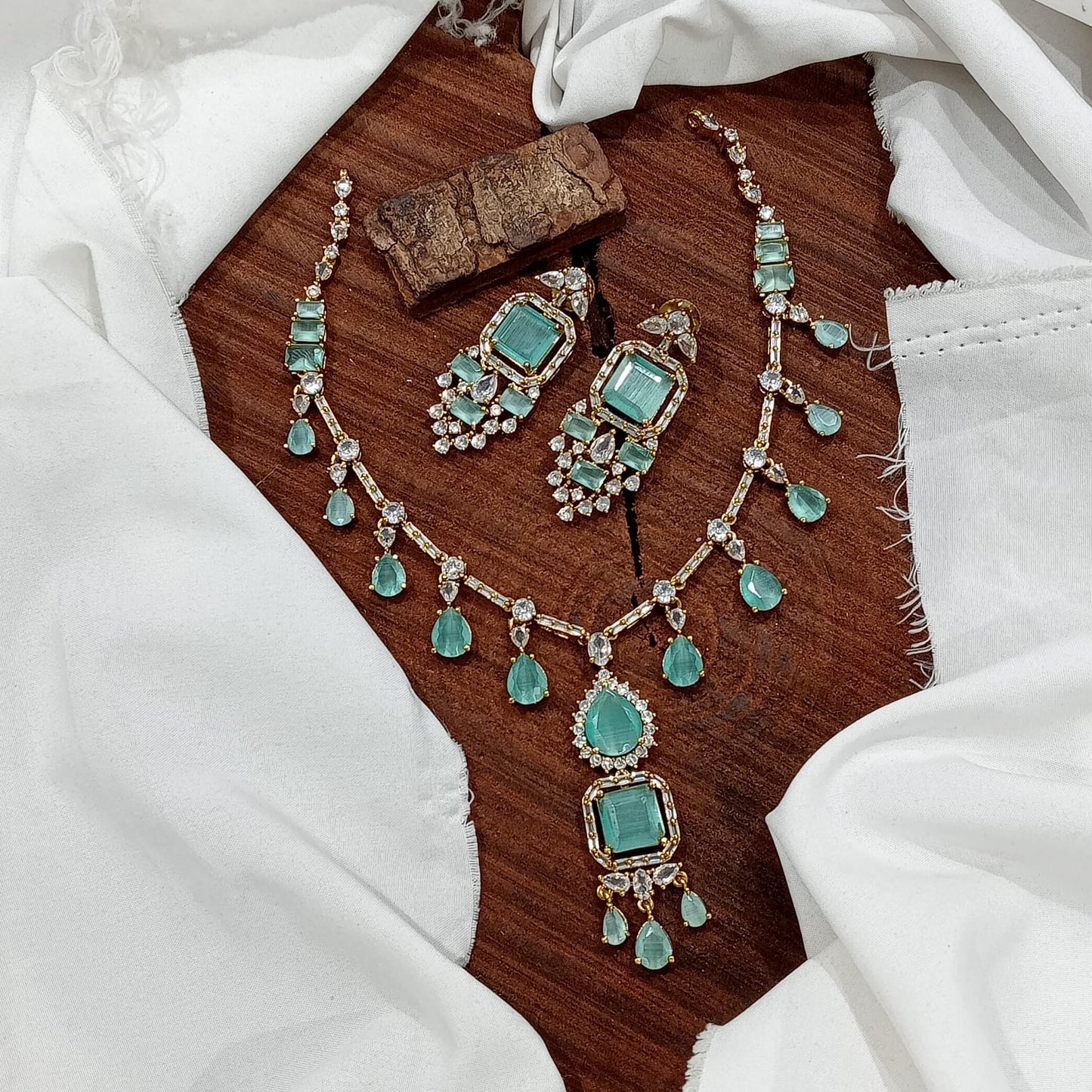 Premium quality statement royal necklace product code 406