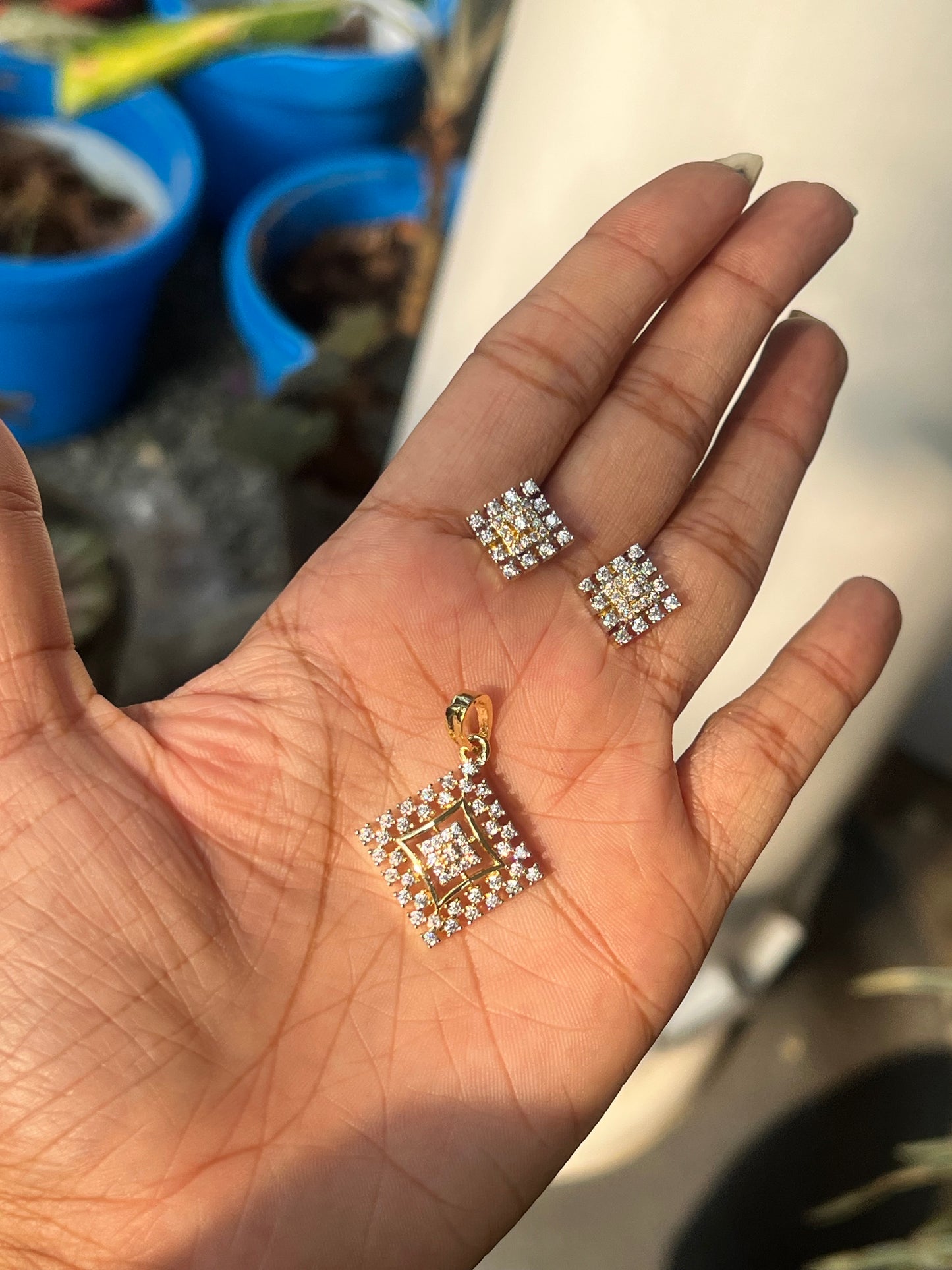 Premium diamond finish pendant set product code D119