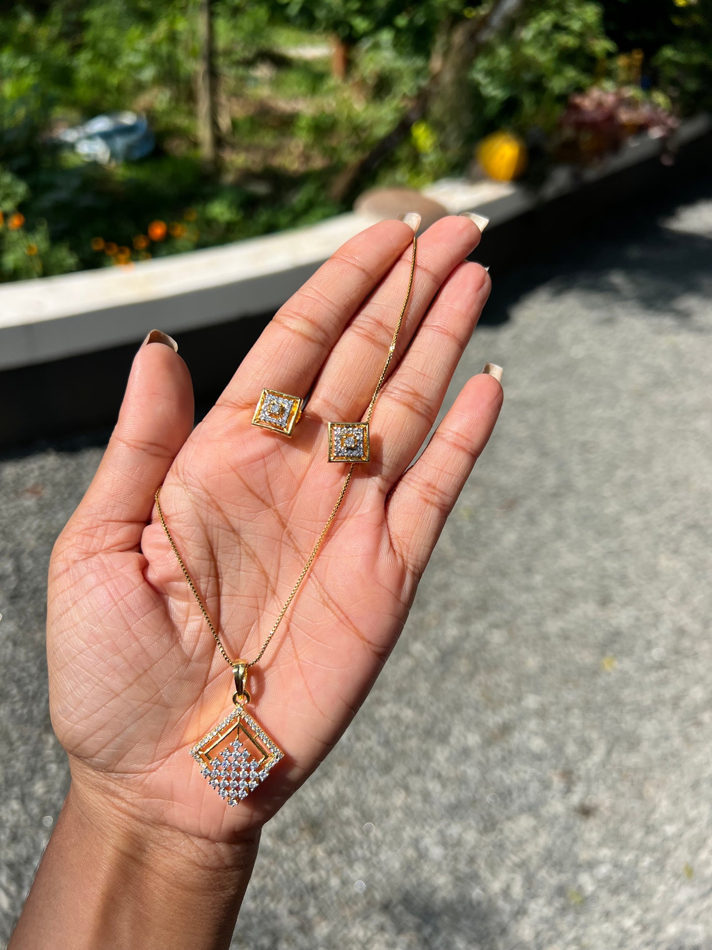 Premium daimond finish pendant chain set product code N246
