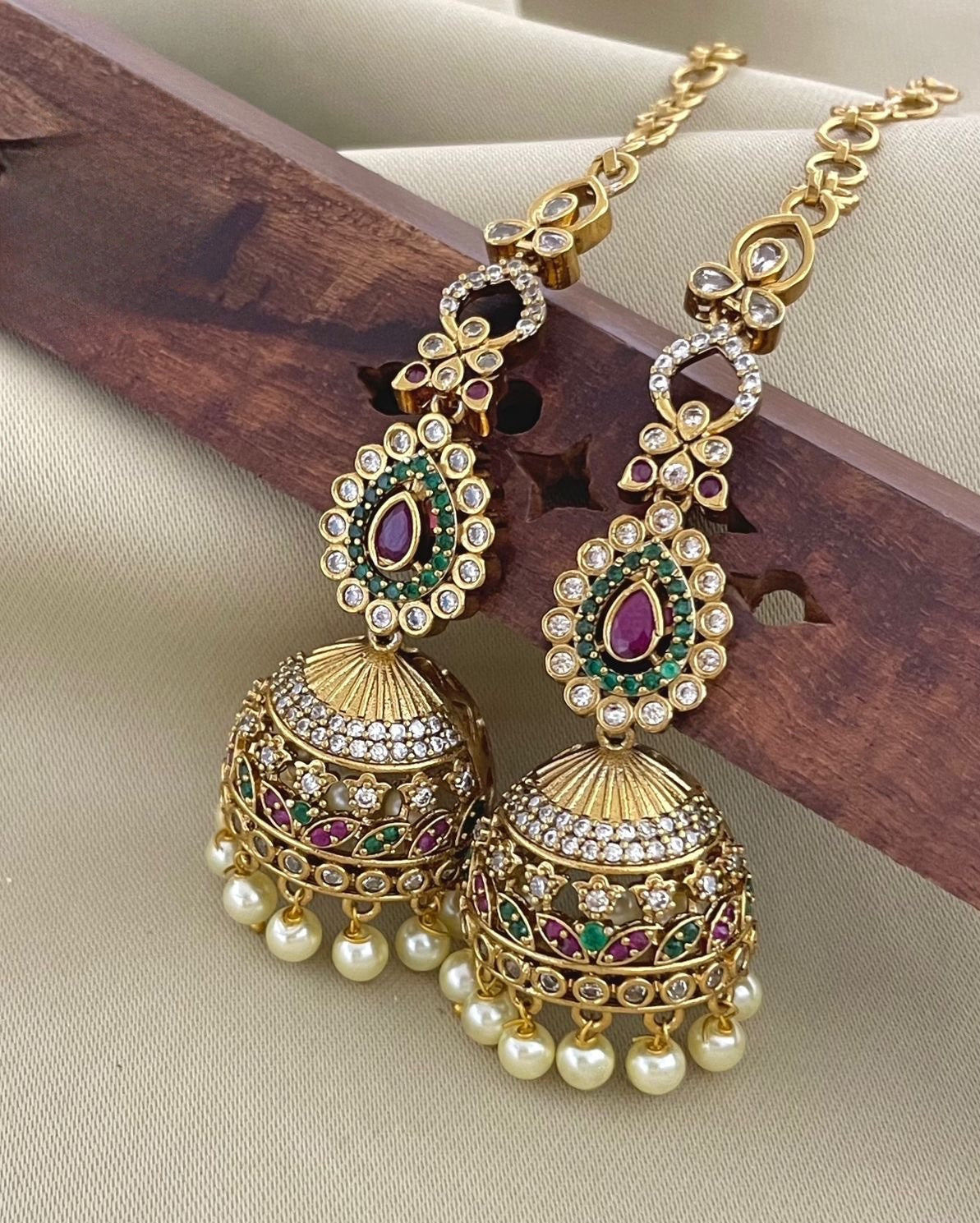 Earing with earchain product code 455