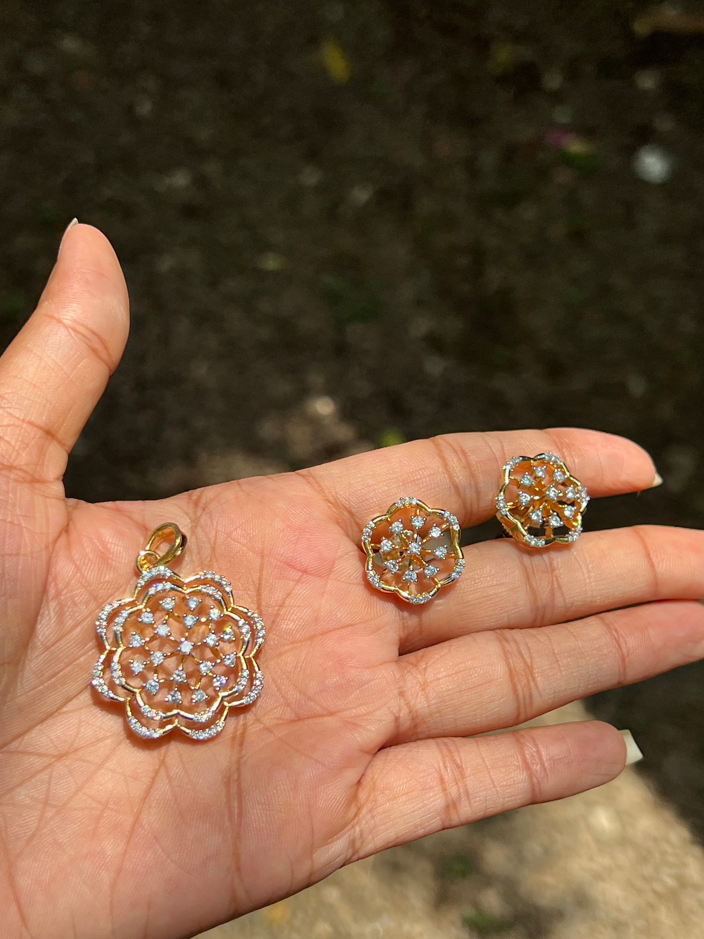 Premium daimond finish zircon pendant set product code 129