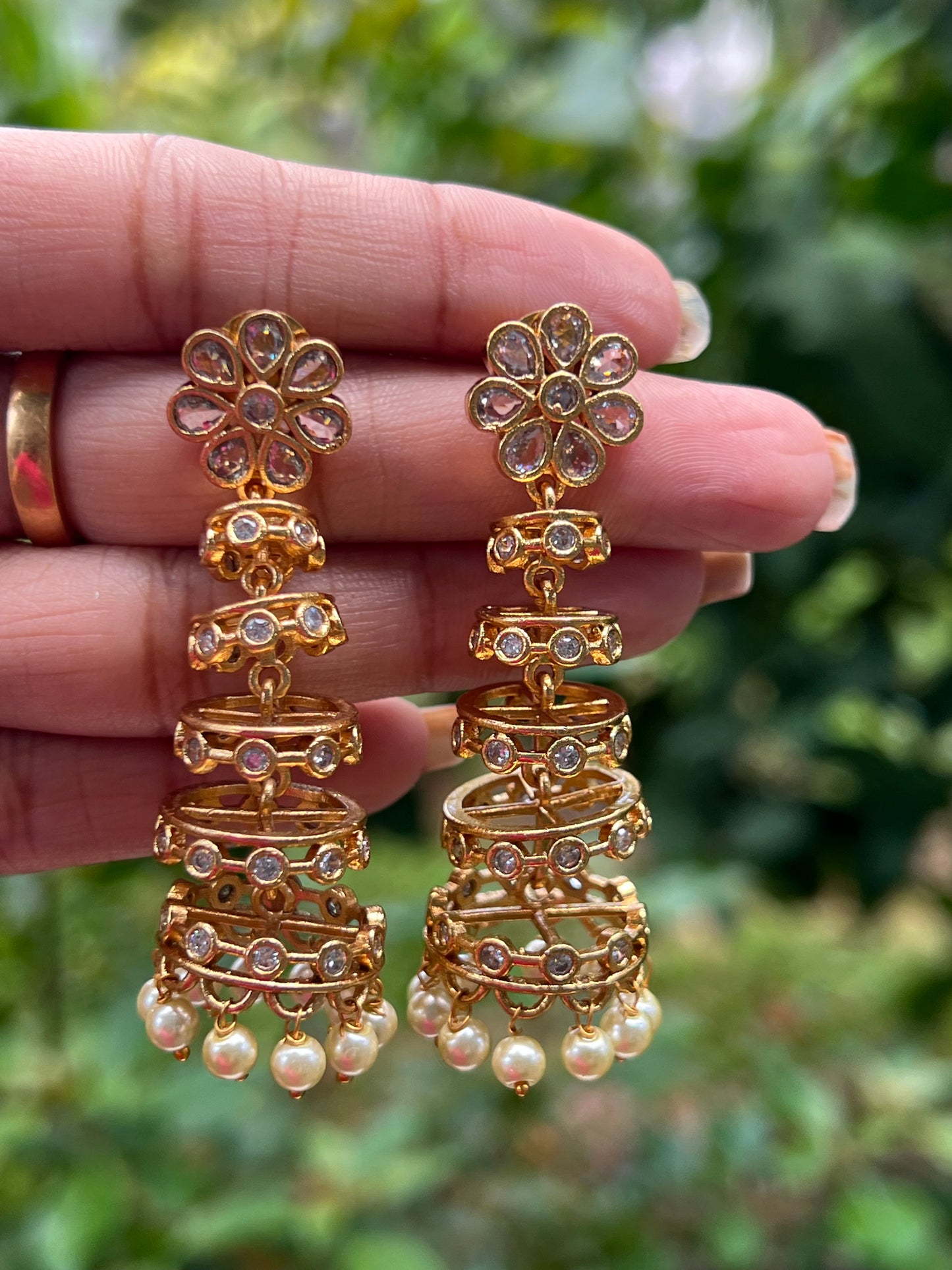 Premium ad dancing style spring jhumka product code E78